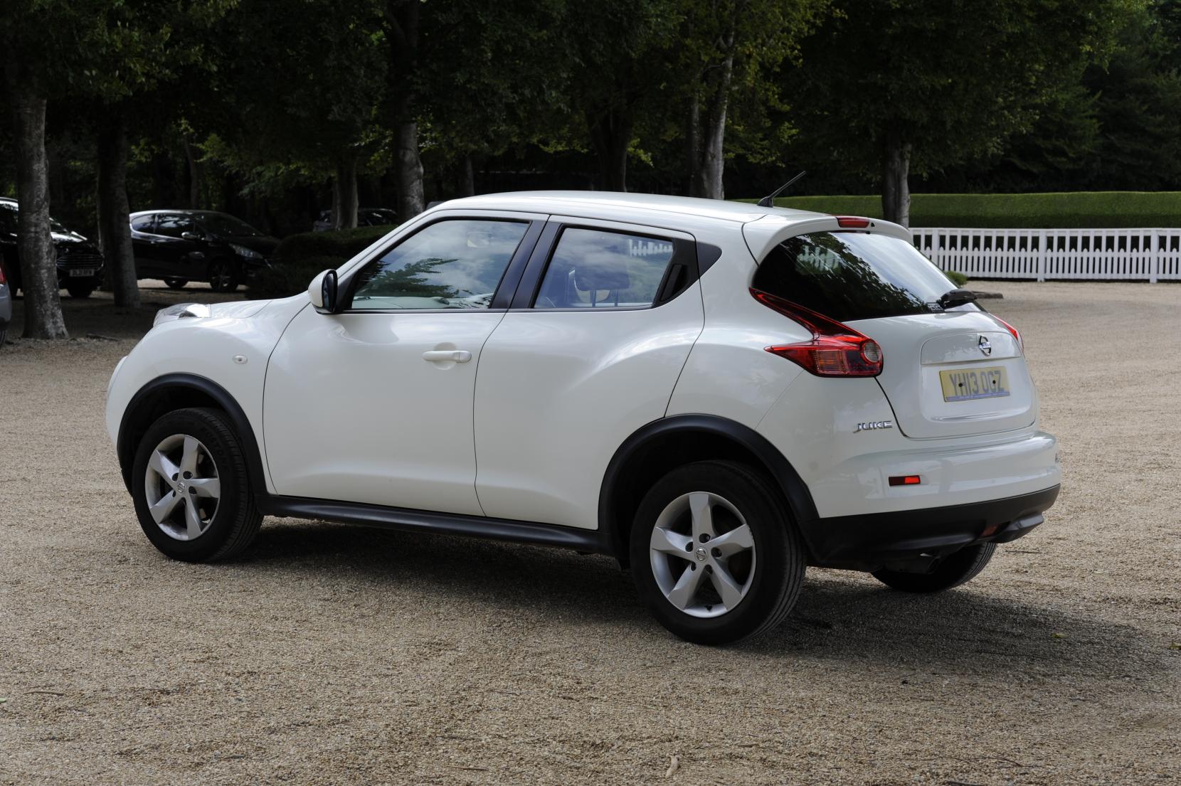 Nissan Juke 1.6 Visia SUV 5dr Petrol Manual Euro 5 (94 ps)