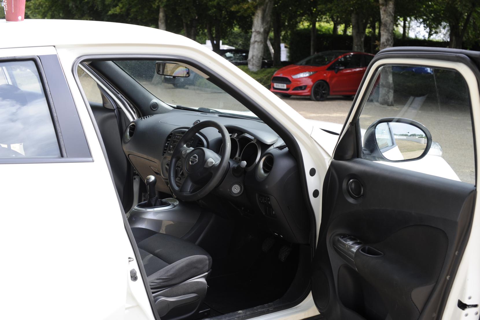 Nissan Juke 1.6 Visia SUV 5dr Petrol Manual Euro 5 (94 ps)