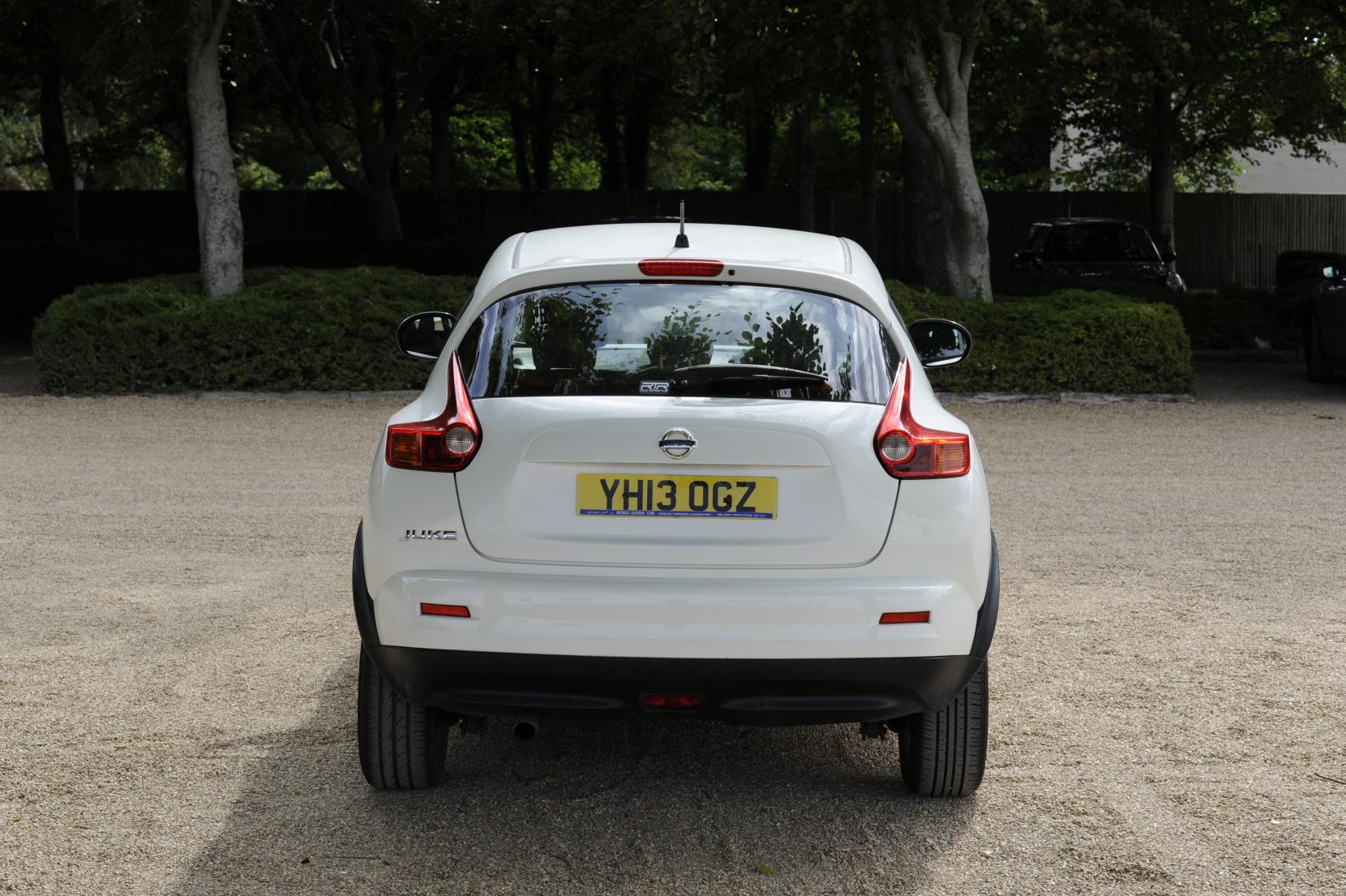 Nissan Juke 1.6 Visia SUV 5dr Petrol Manual Euro 5 (94 ps)