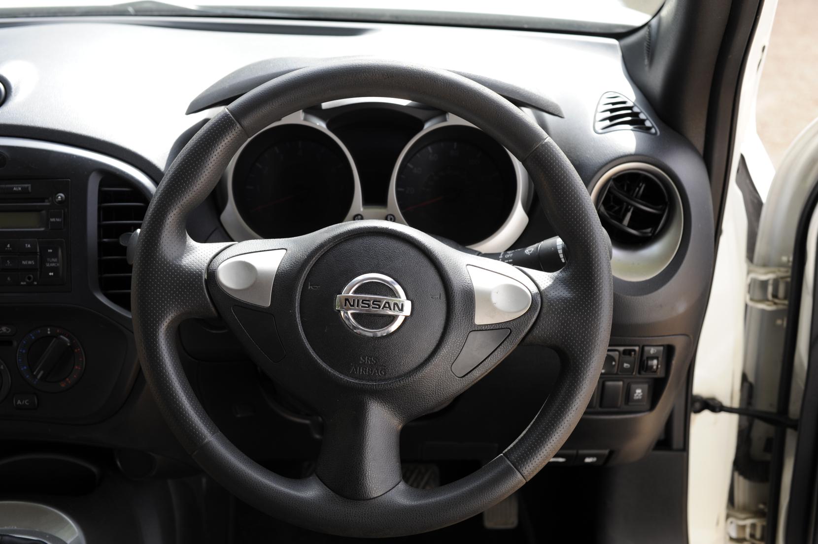 Nissan Juke 1.6 Visia SUV 5dr Petrol Manual Euro 5 (94 ps)