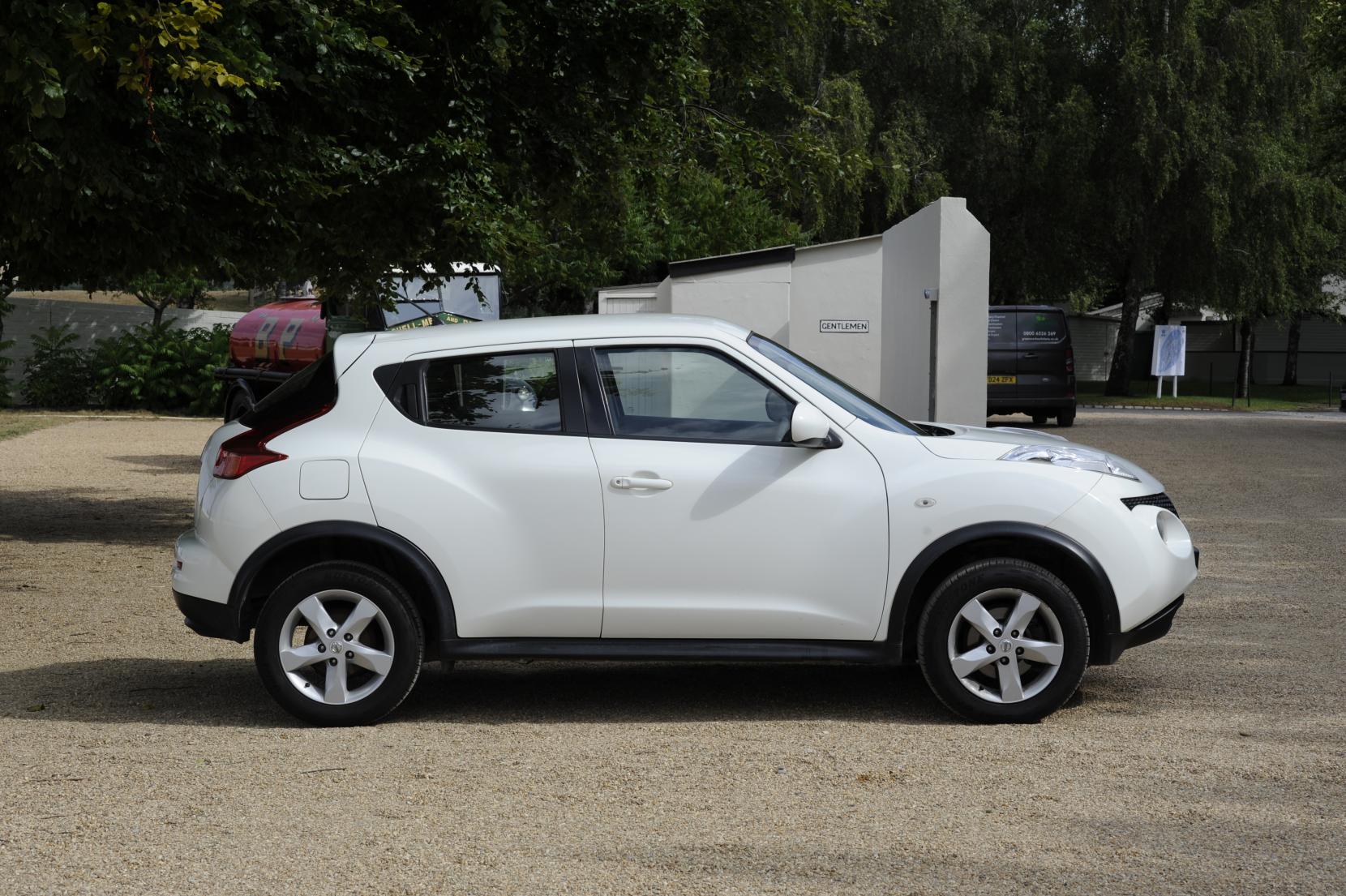 Nissan Juke 1.6 Visia SUV 5dr Petrol Manual Euro 5 (94 ps)