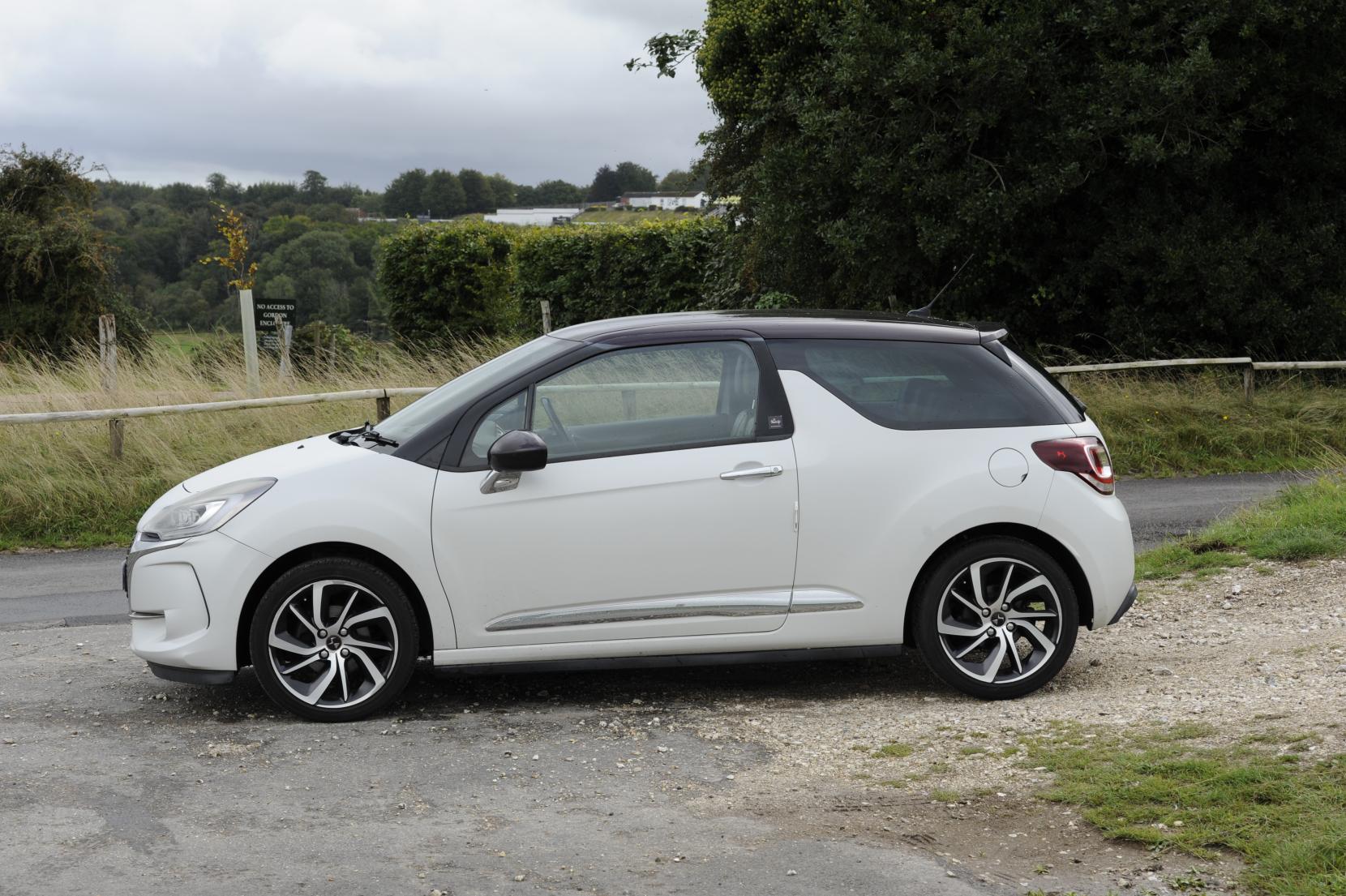 DS AUTOMOBILES DS 3 1.2 PureTech Givenchy Le Makeup Hatchback 3dr Petrol Manual Euro 6 (s/s) (110 ps)
