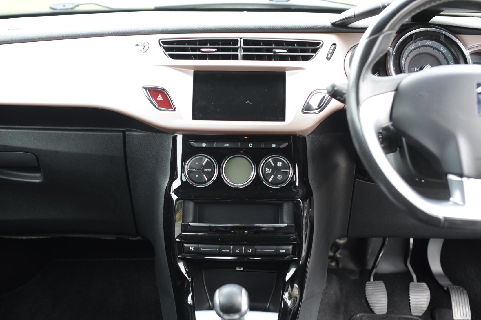 DS AUTOMOBILES DS 3 1.2 PureTech Givenchy Le Makeup Hatchback 3dr Petrol Manual Euro 6 (s/s) (110 ps)