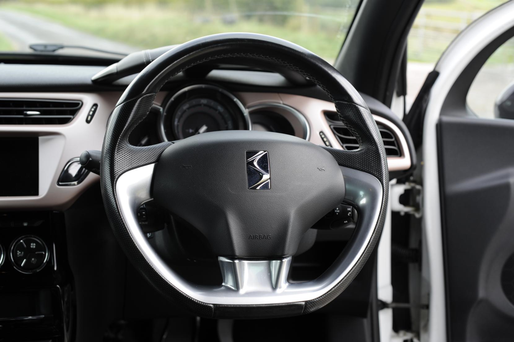 DS AUTOMOBILES DS 3 1.2 PureTech Givenchy Le Makeup Hatchback 3dr Petrol Manual Euro 6 (s/s) (110 ps)
