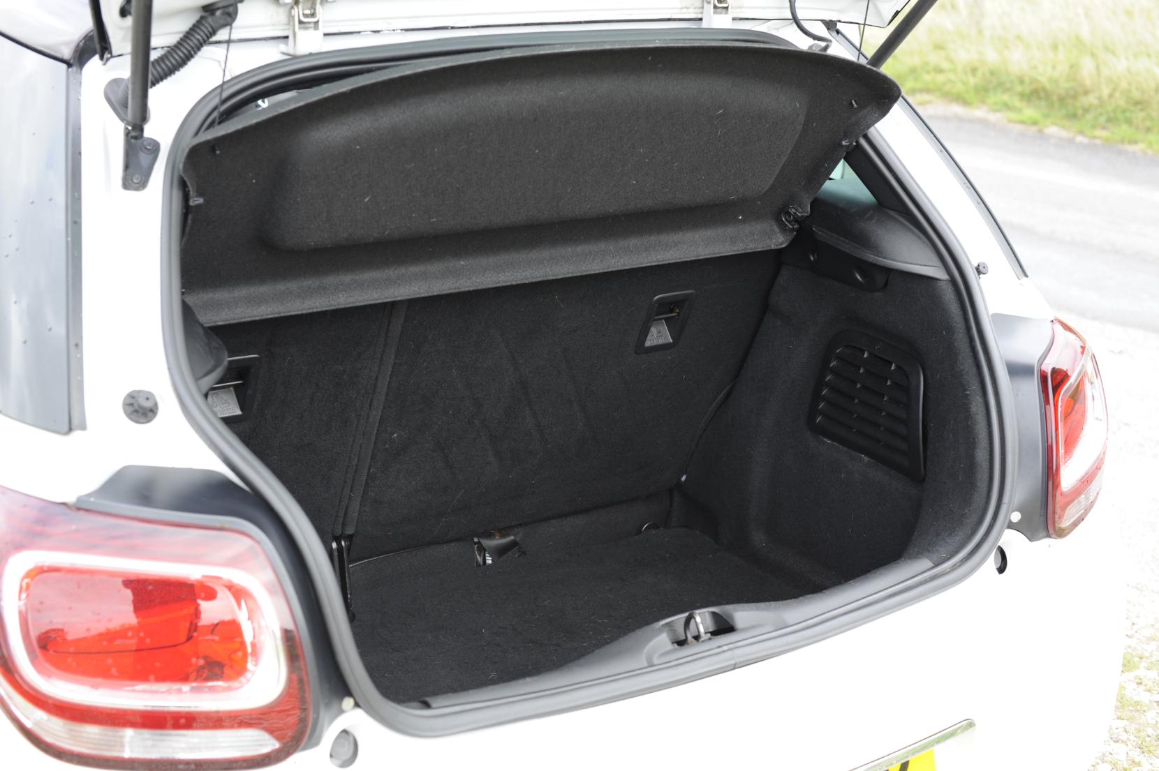 DS AUTOMOBILES DS 3 1.2 PureTech Givenchy Le Makeup Hatchback 3dr Petrol Manual Euro 6 (s/s) (110 ps)