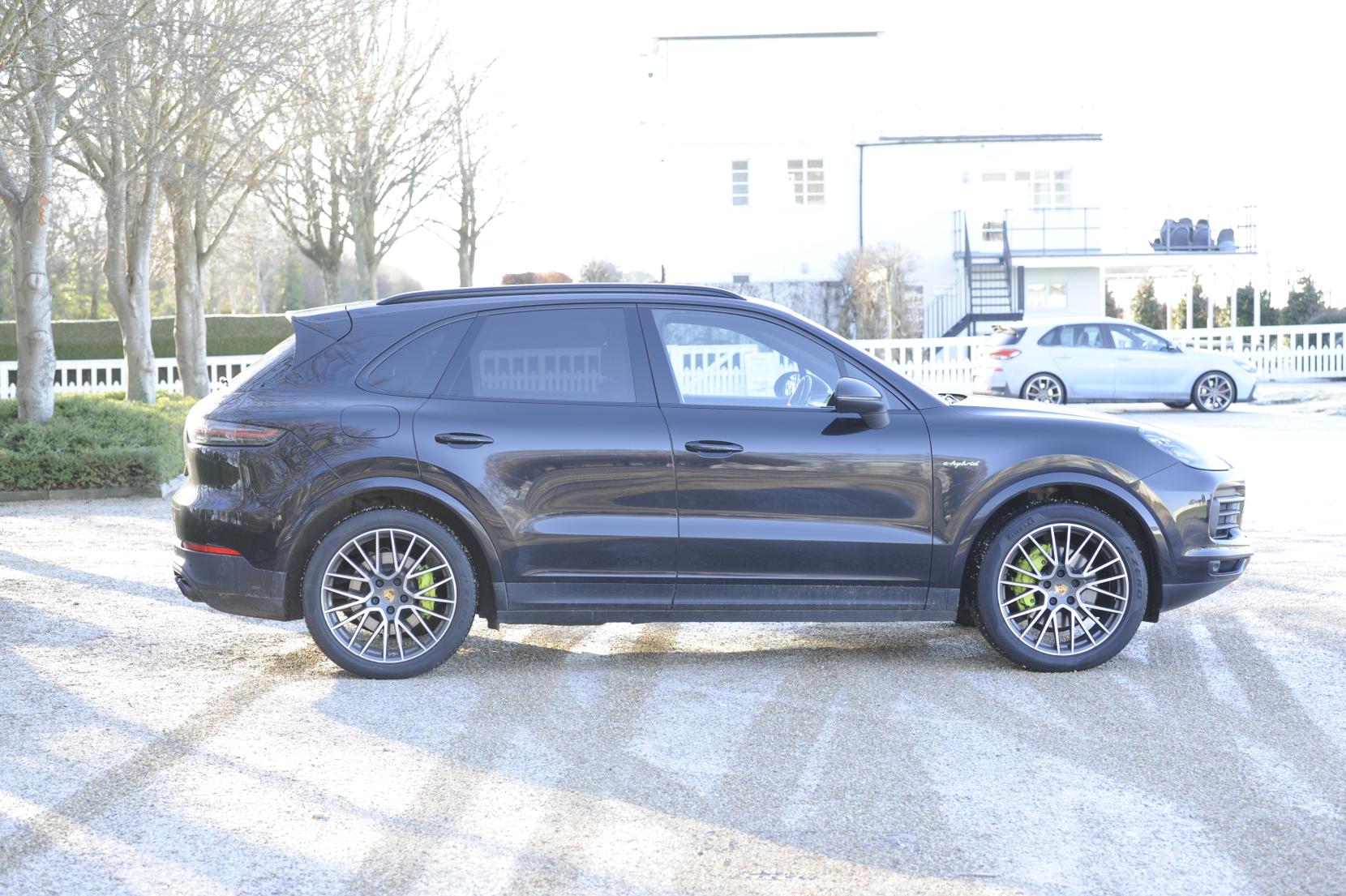 Porsche Cayenne 3.0 V6 E-Hybrid 17.9kWh SUV 5dr Petrol Plug-in Hybrid TiptronicS 4WD Euro 6 (s/s) (3.6kW Charger) (462 ps)