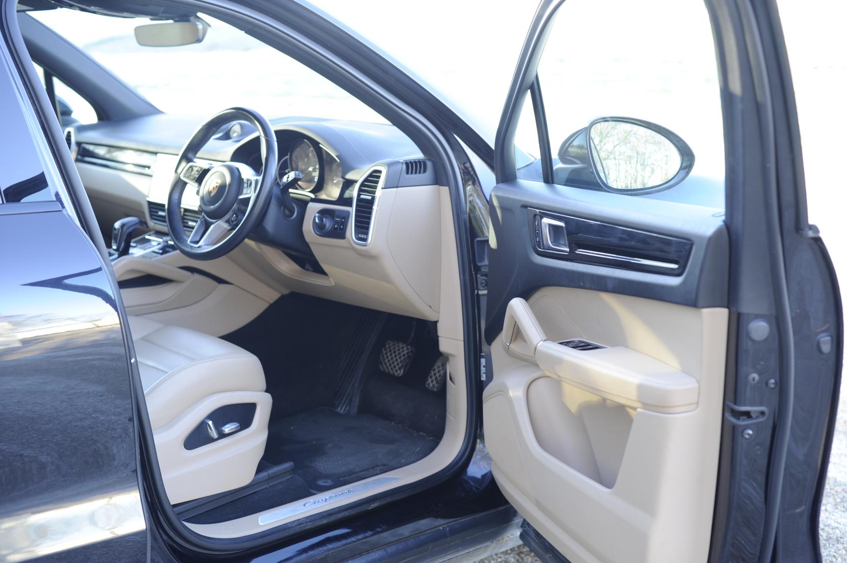 Porsche Cayenne 3.0 V6 E-Hybrid 17.9kWh SUV 5dr Petrol Plug-in Hybrid TiptronicS 4WD Euro 6 (s/s) (3.6kW Charger) (462 ps)