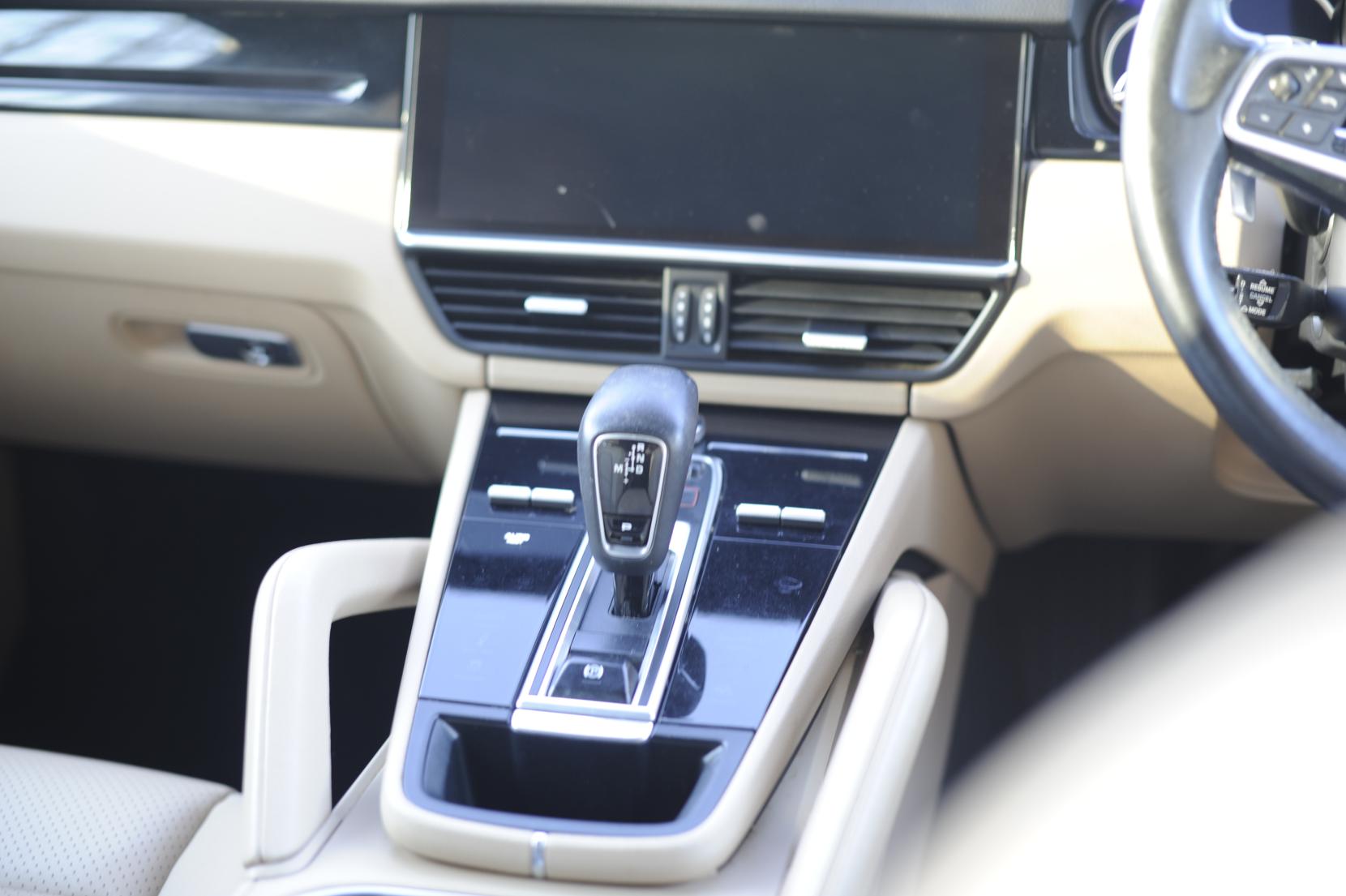 Porsche Cayenne 3.0 V6 E-Hybrid 17.9kWh SUV 5dr Petrol Plug-in Hybrid TiptronicS 4WD Euro 6 (s/s) (3.6kW Charger) (462 ps)