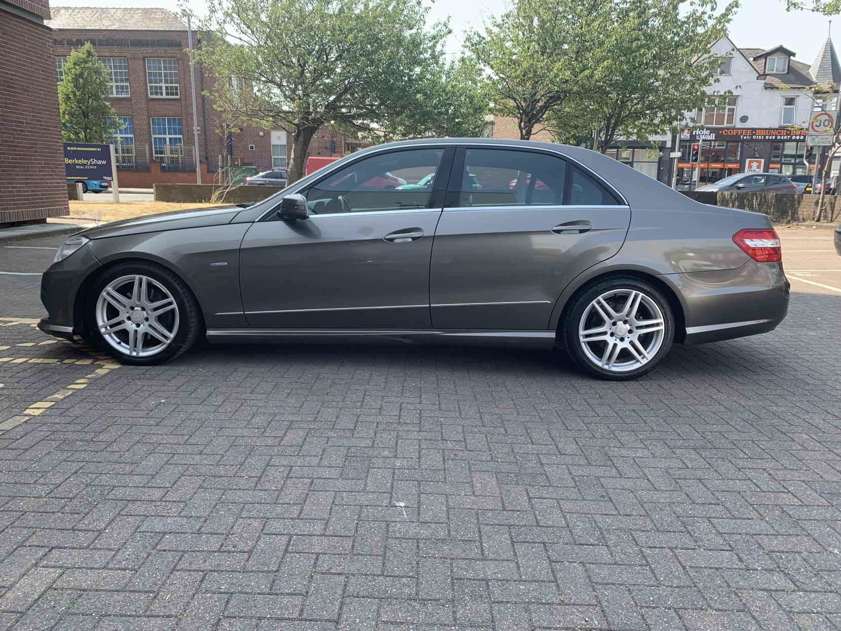 2011 MERCEDES E CLASS 2.1 E250 CDI BLUEEFFICIENCY SPORT SALOON 4DR DIESEL G TRONIC EURO 5... photo