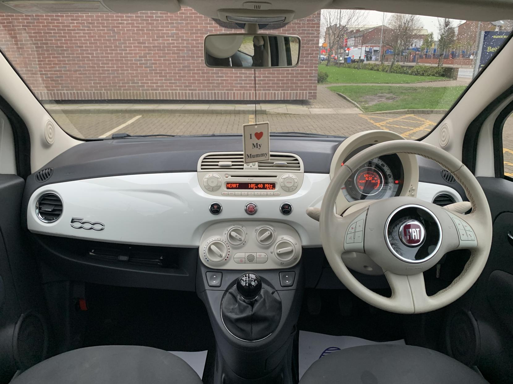 2013 Fiat 500 1.2 Lounge, exterior view 4