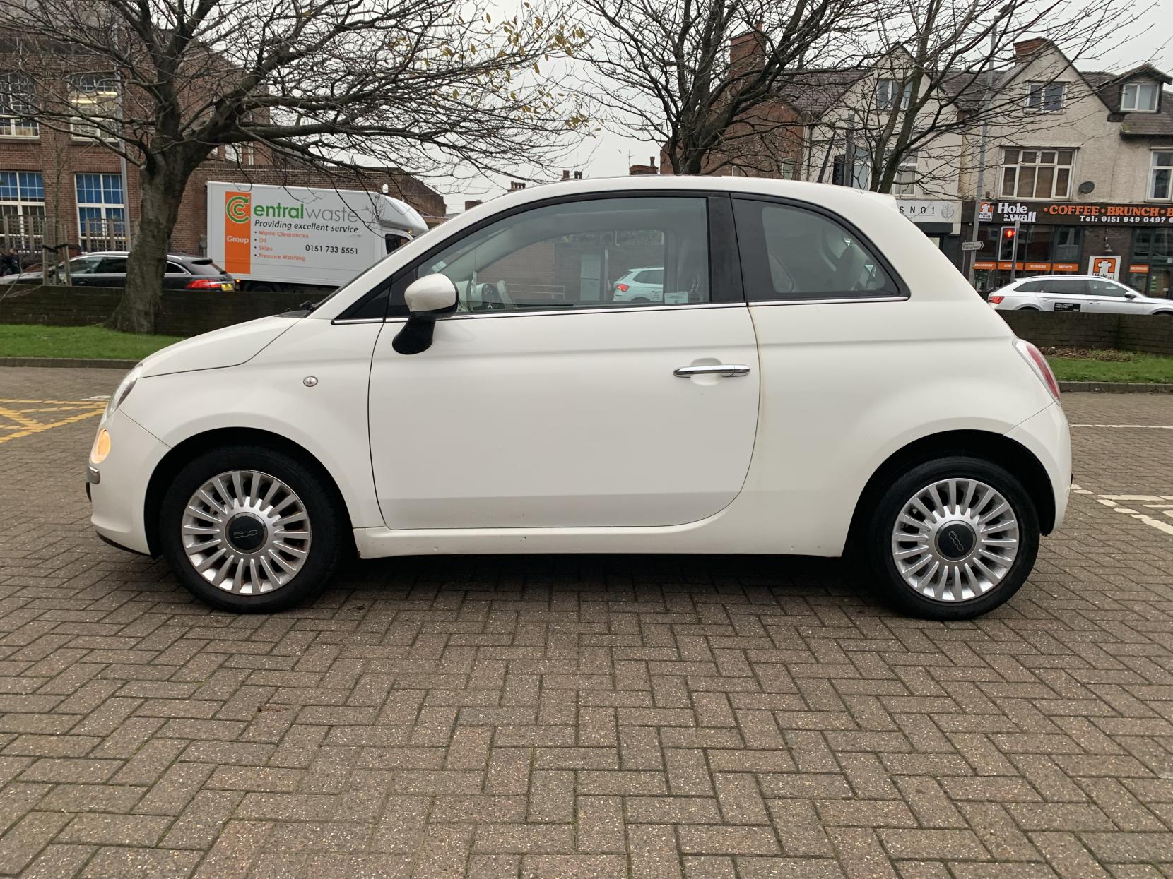 2013 Fiat 500 1.2 Lounge, exterior view 2