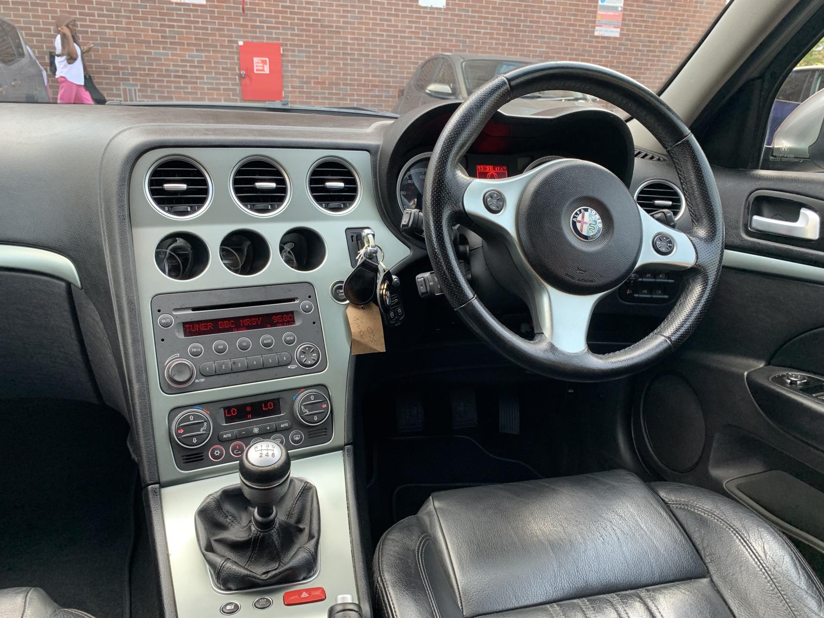 2009 Alfa Romeo 159 TBi Lusso, exterior view 4