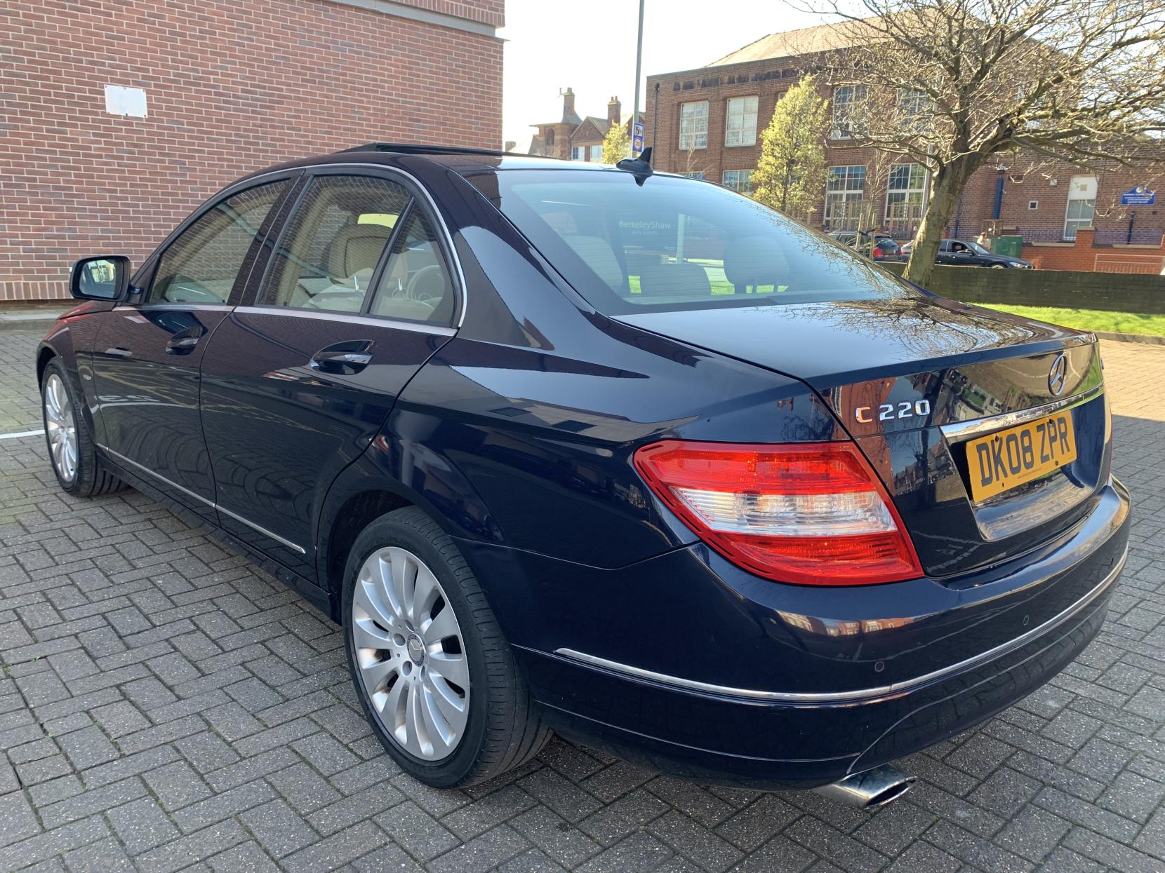 2008 Mercedes-Benz C Class C220 CDI Elegance, exterior view 3