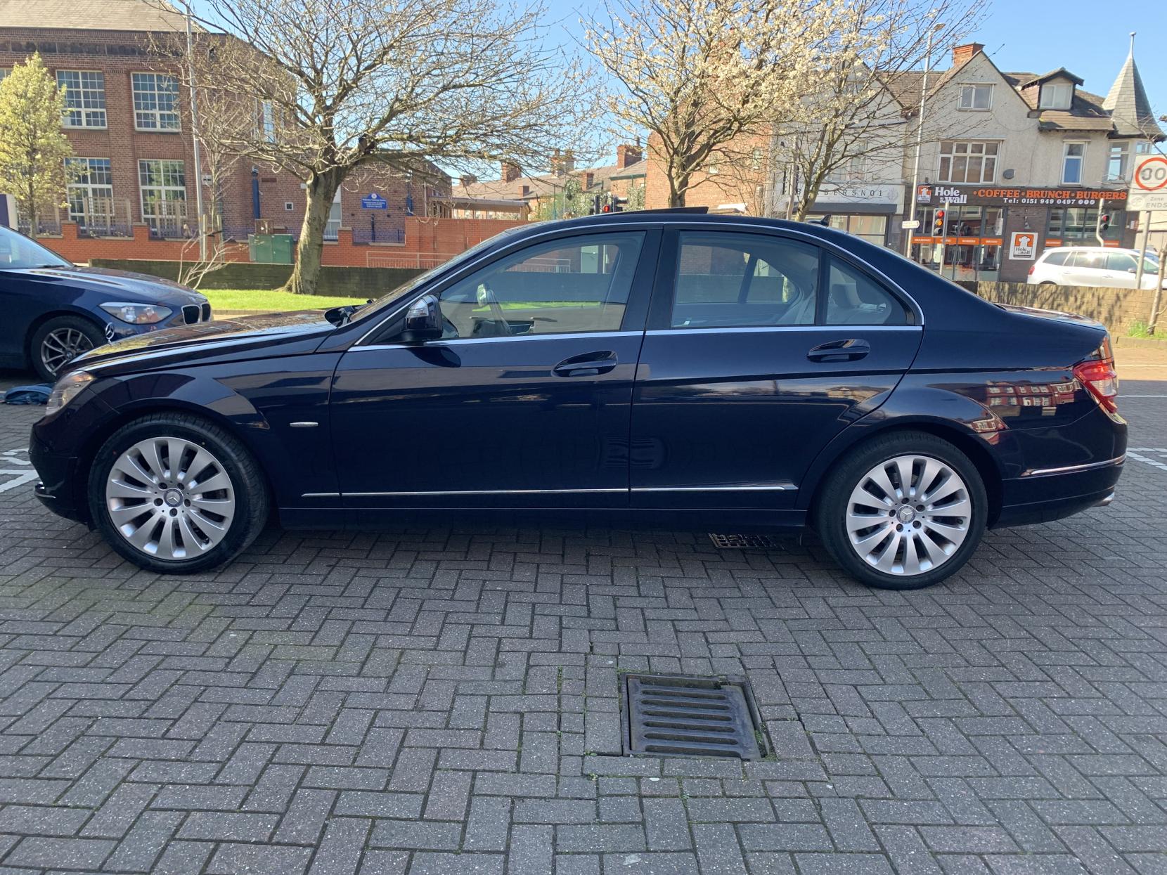 2008 Mercedes-Benz C Class C220 CDI Elegance, exterior view 2
