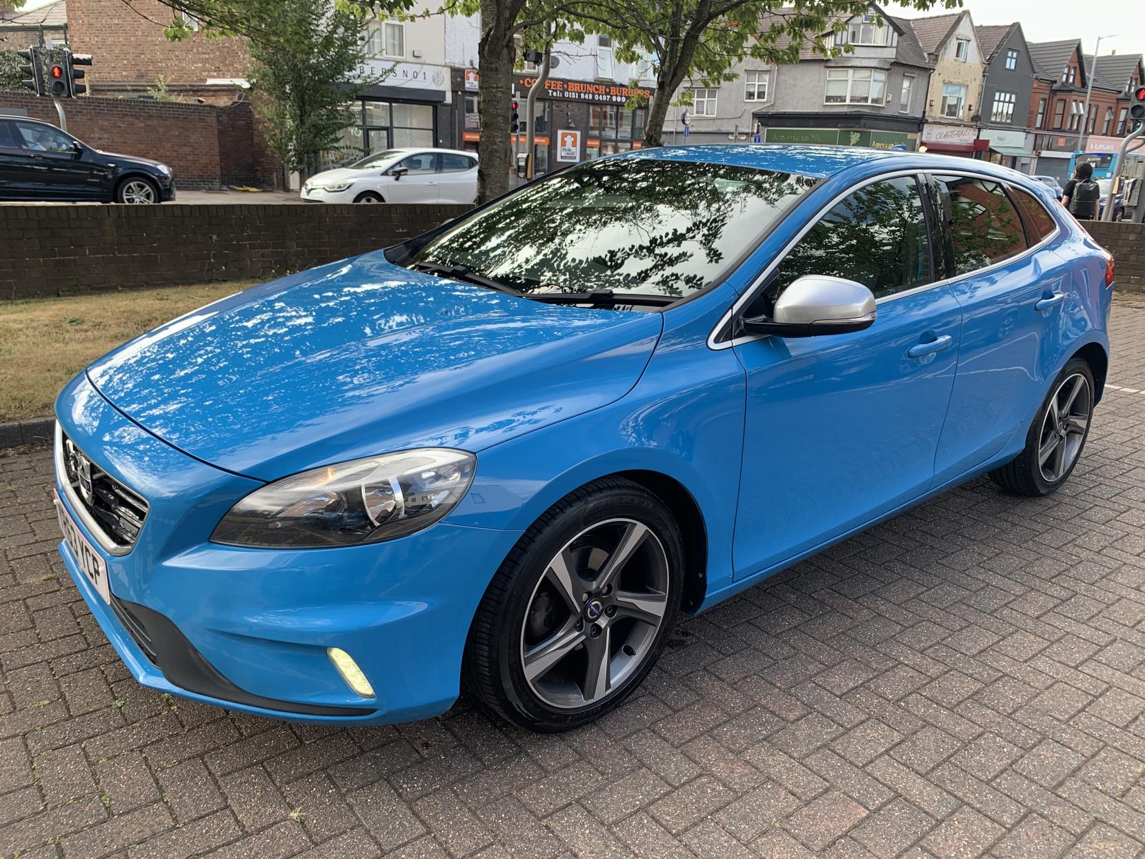 Featured Listing: 2013 Volvo V40 112,189 miles £3,890