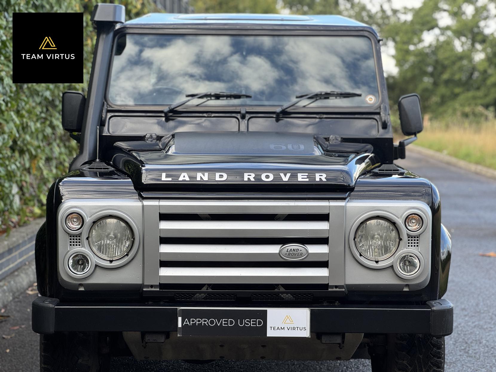 Land Rover Defender 90 SVX 2.4 TDCi SVX SUV 3dr Diesel Manual 4WD SWB Euro 4 (122 bhp)