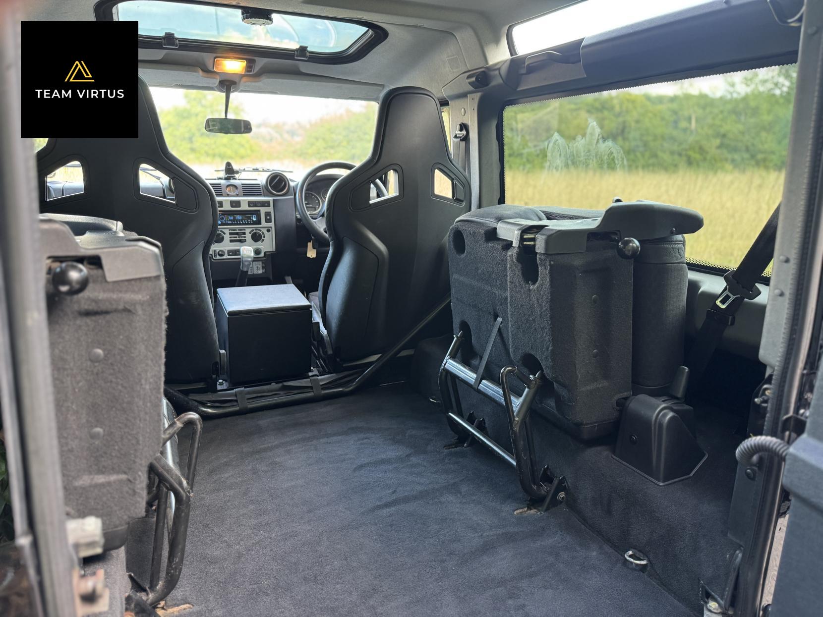 Land Rover Defender 90 SVX 2.4 TDCi SVX SUV 3dr Diesel Manual 4WD SWB Euro 4 (122 bhp)