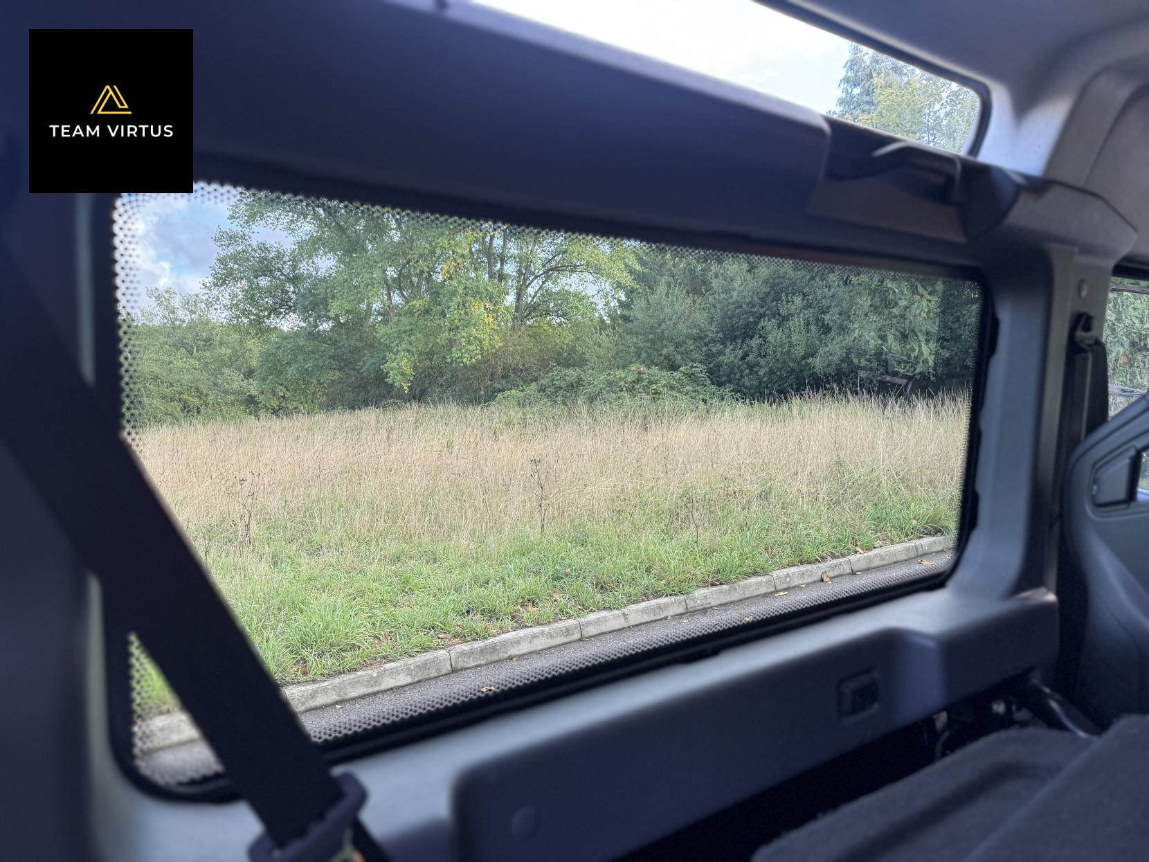 Land Rover Defender 90 SVX 2.4 TDCi SVX SUV 3dr Diesel Manual 4WD SWB Euro 4 (122 bhp)