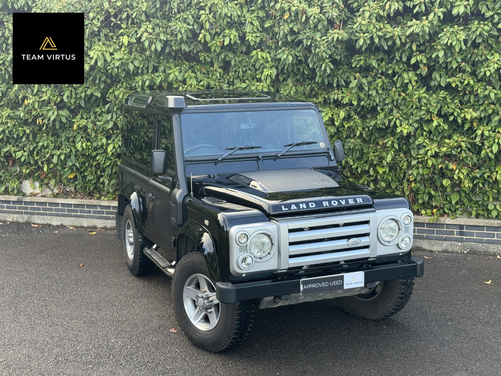 Land Rover Defender 90 SVX 2.4 TDCi SVX SUV 3dr Diesel Manual 4WD SWB Euro 4 (122 bhp)