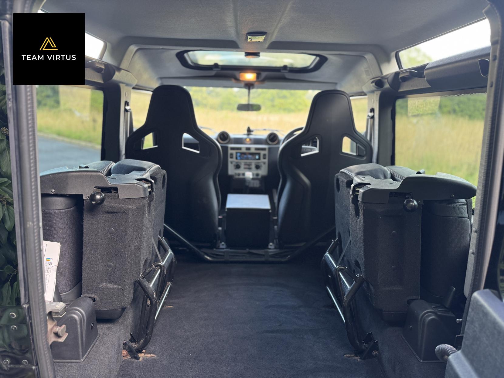 Land Rover Defender 90 SVX 2.4 TDCi SVX SUV 3dr Diesel Manual 4WD SWB Euro 4 (122 bhp)