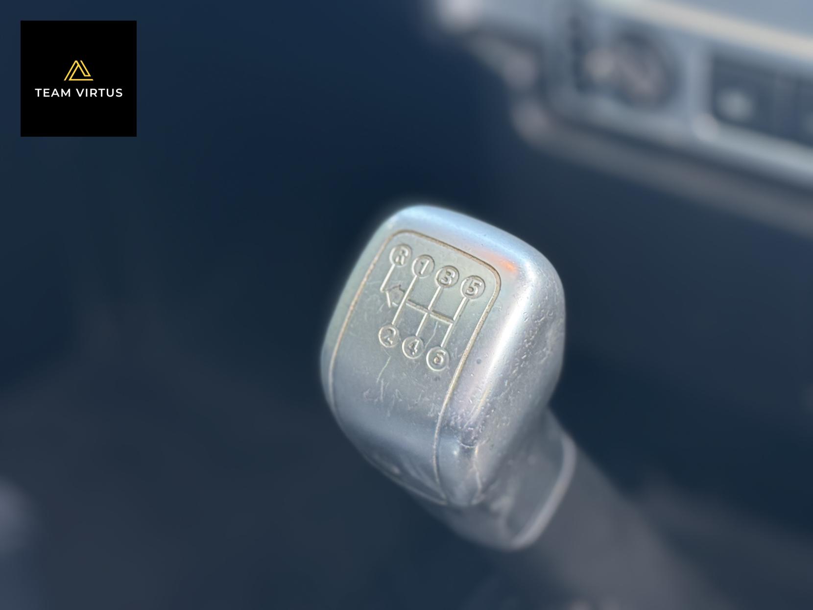 Land Rover Defender 90 SVX 2.4 TDCi SVX SUV 3dr Diesel Manual 4WD SWB Euro 4 (122 bhp)