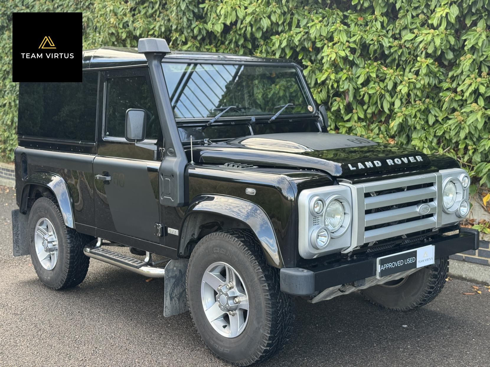 Land Rover Defender 90 SVX 2.4 TDCi SVX SUV 3dr Diesel Manual 4WD SWB Euro 4 (122 bhp)