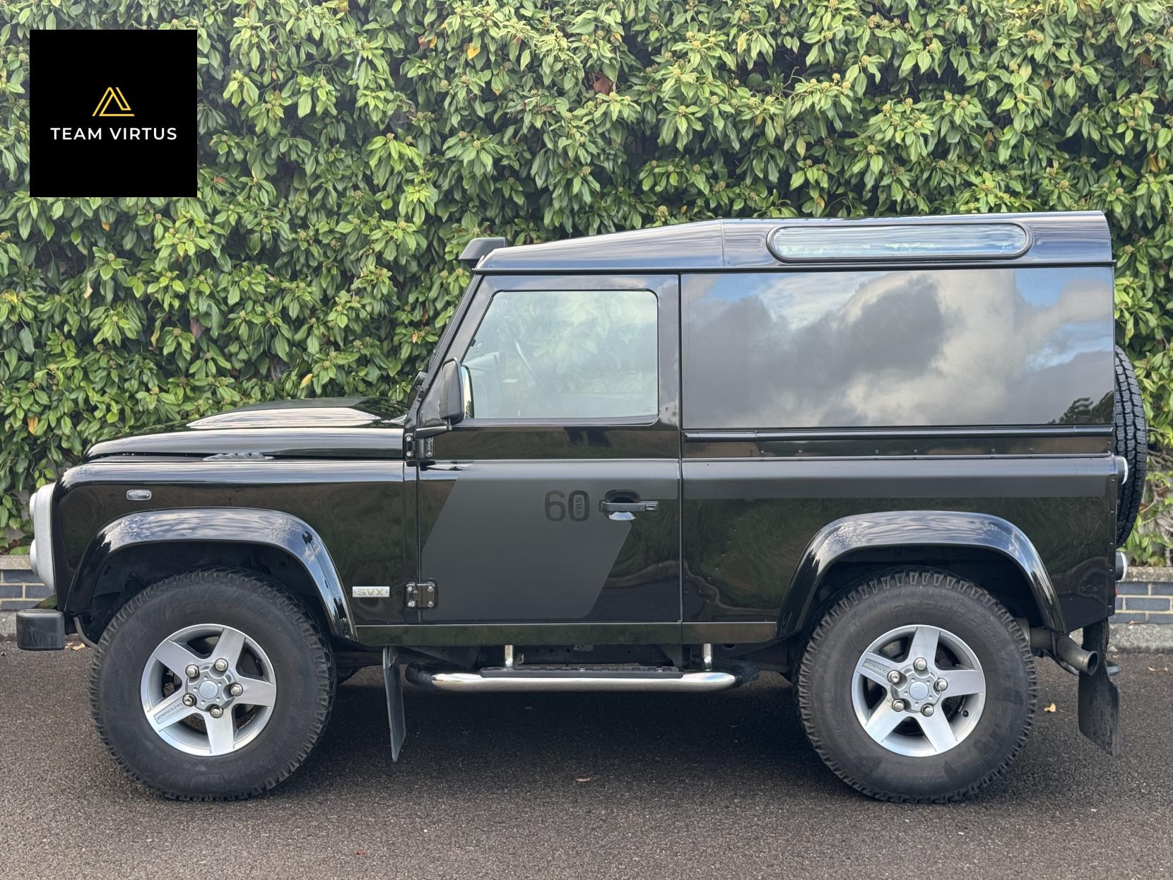 Land Rover Defender 90 SVX 2.4 TDCi SVX SUV 3dr Diesel Manual 4WD SWB Euro 4 (122 bhp)