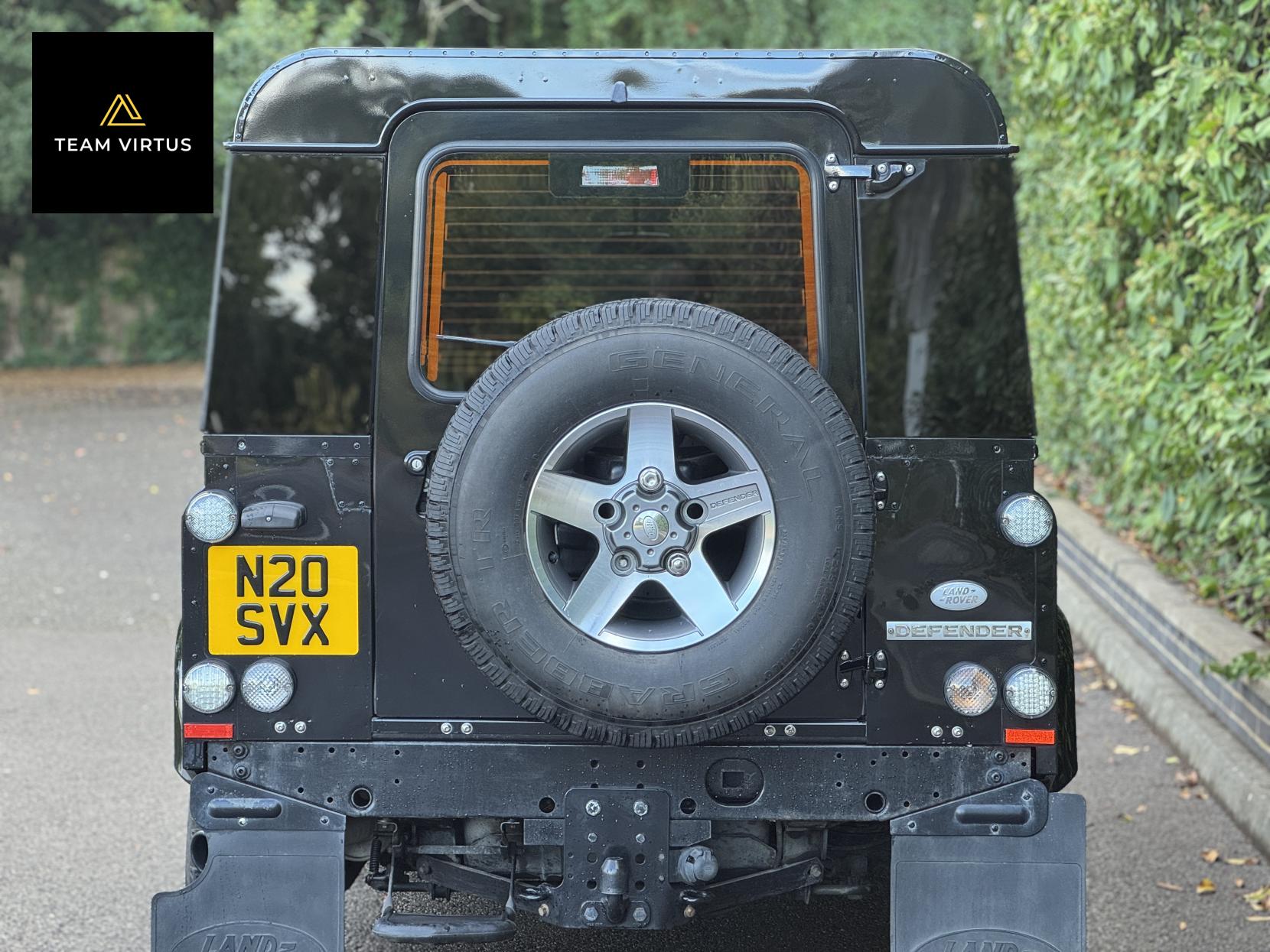 Land Rover Defender 90 SVX 2.4 TDCi SVX SUV 3dr Diesel Manual 4WD SWB Euro 4 (122 bhp)