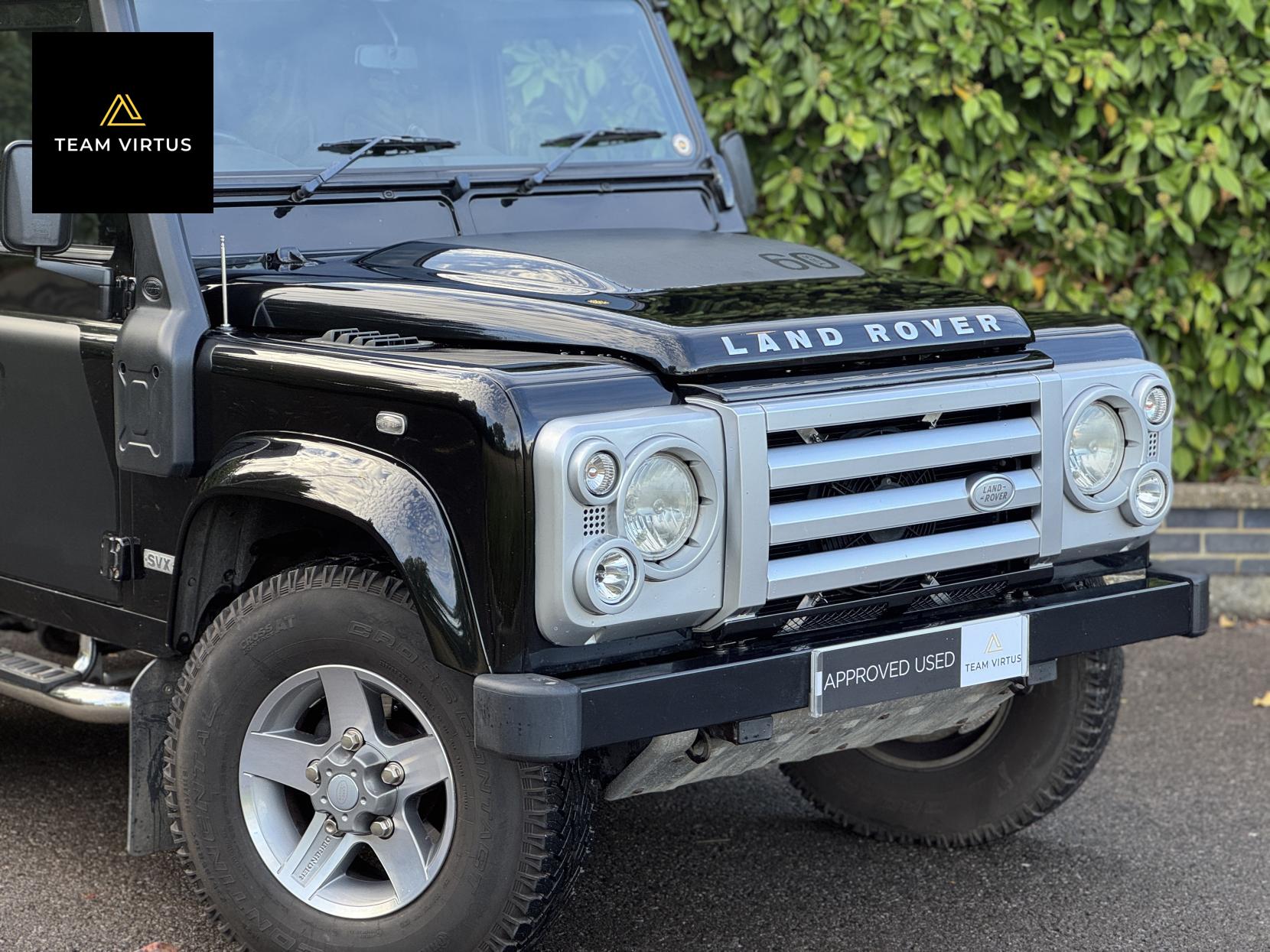 Land Rover Defender 90 SVX 2.4 TDCi SVX SUV 3dr Diesel Manual 4WD SWB Euro 4 (122 bhp)