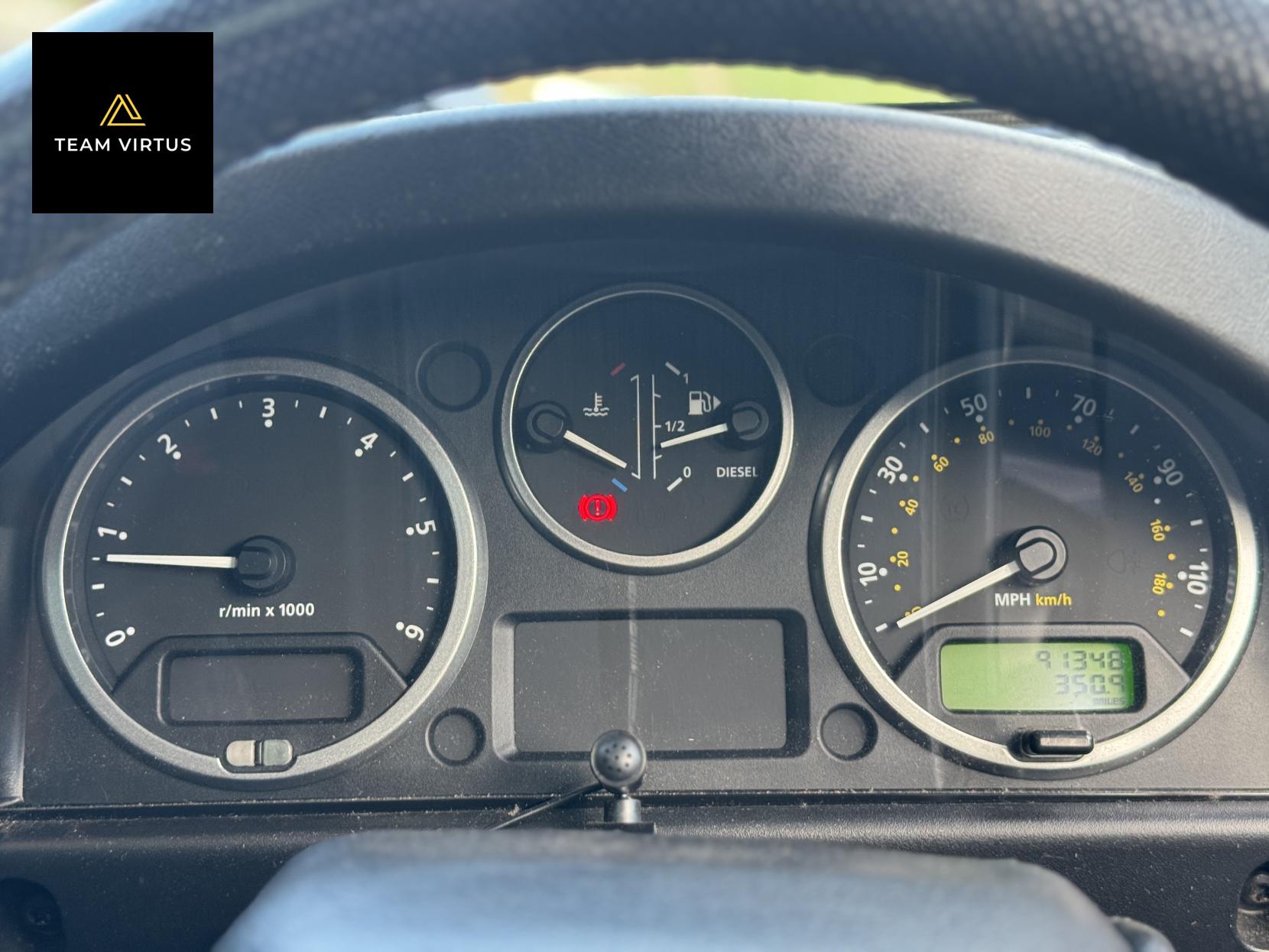 Land Rover Defender 90 SVX 2.4 TDCi SVX SUV 3dr Diesel Manual 4WD SWB Euro 4 (122 bhp)