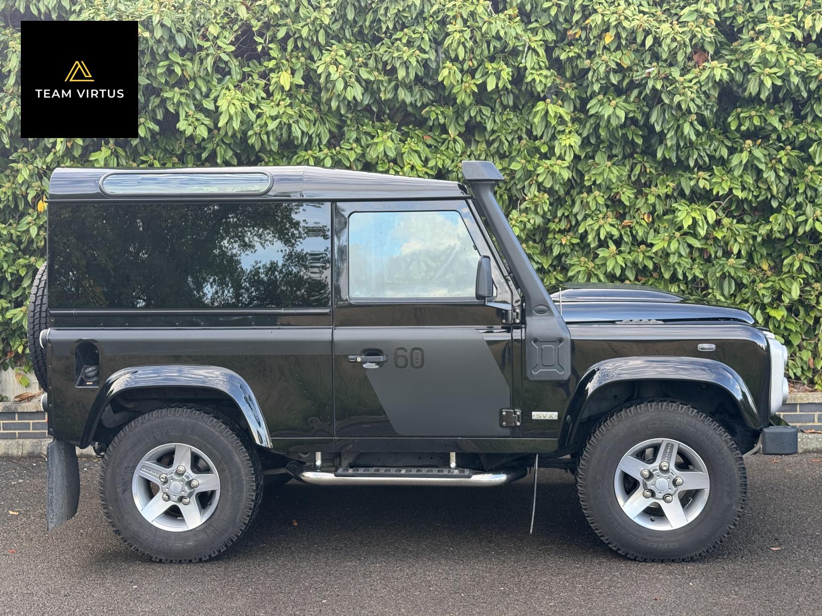 Land Rover Defender 90 SVX 2.4 TDCi SVX SUV 3dr Diesel Manual 4WD SWB Euro 4 (122 bhp)