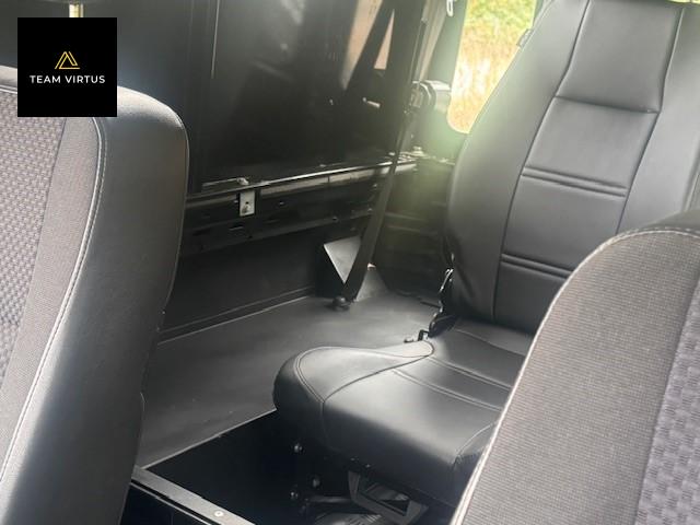 Land Rover Defender 90 2.4 TDCi Hard Top SUV 3dr Diesel Manual 4WD SWB Euro 4 (122 bhp)