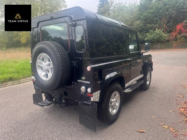 Land Rover Defender 90 2.4 TDCi Hard Top SUV 3dr Diesel Manual 4WD SWB Euro 4 (122 bhp)