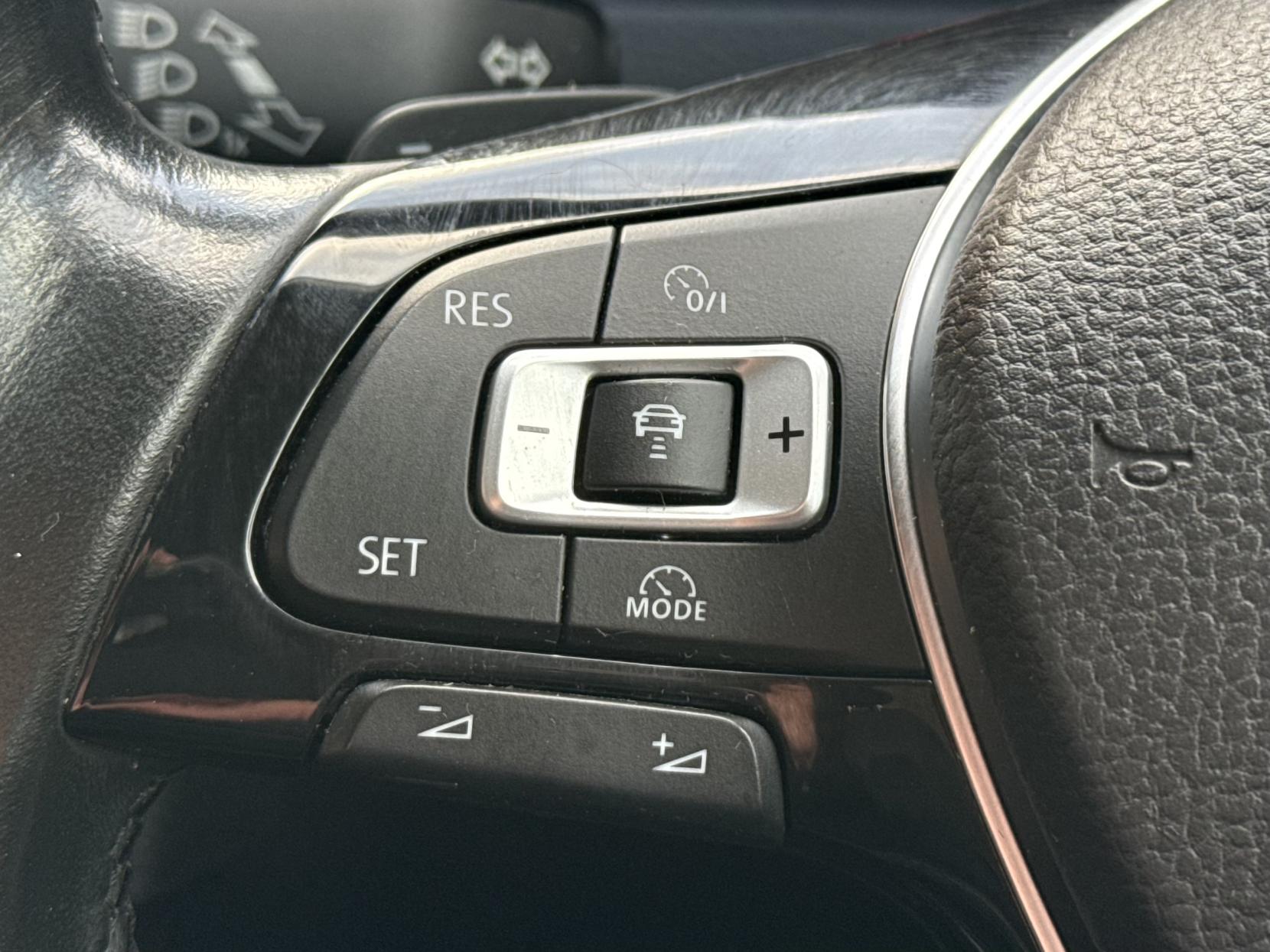 Volkswagen Golf 1.4 TSI BlueMotion Tech ACT GT Hatchback 5dr Petrol DSG Euro 6 (s/s) (150 ps)