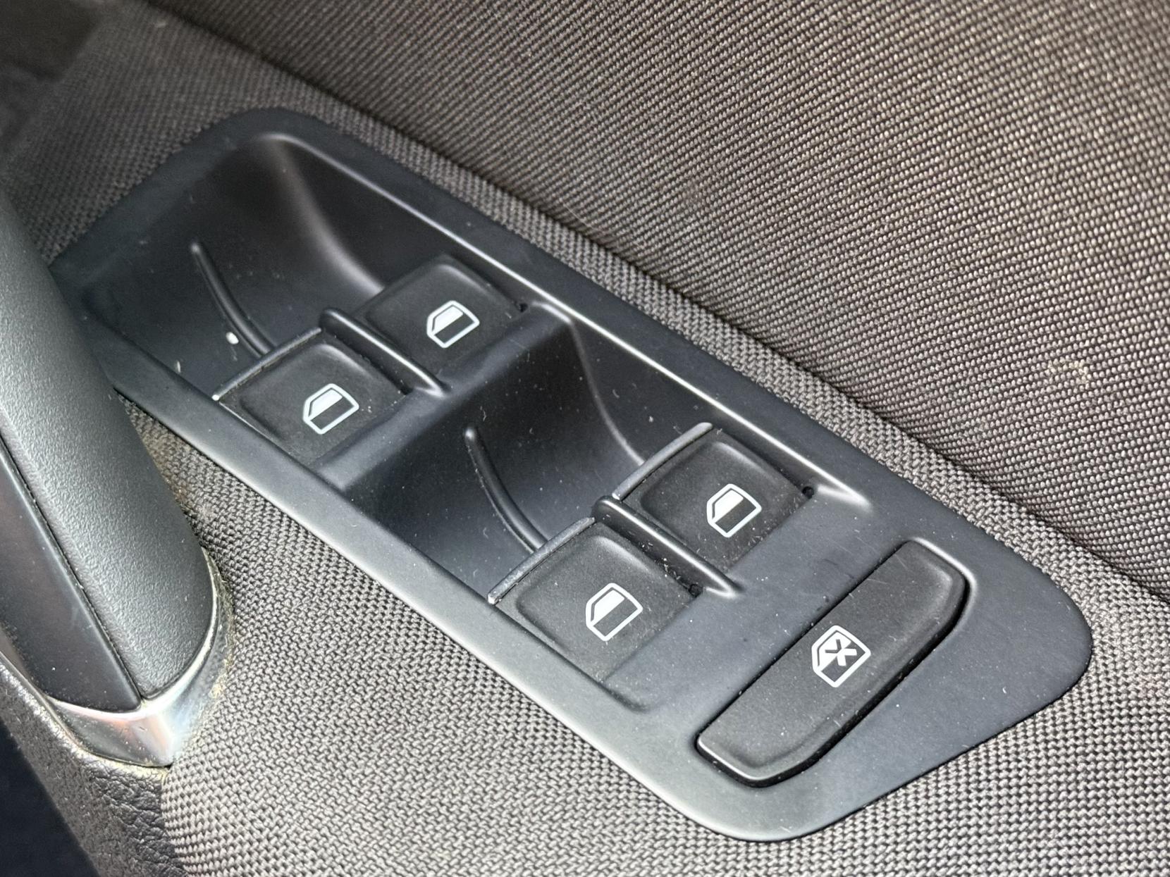 Volkswagen Golf 1.4 TSI BlueMotion Tech ACT GT Hatchback 5dr Petrol DSG Euro 6 (s/s) (150 ps)