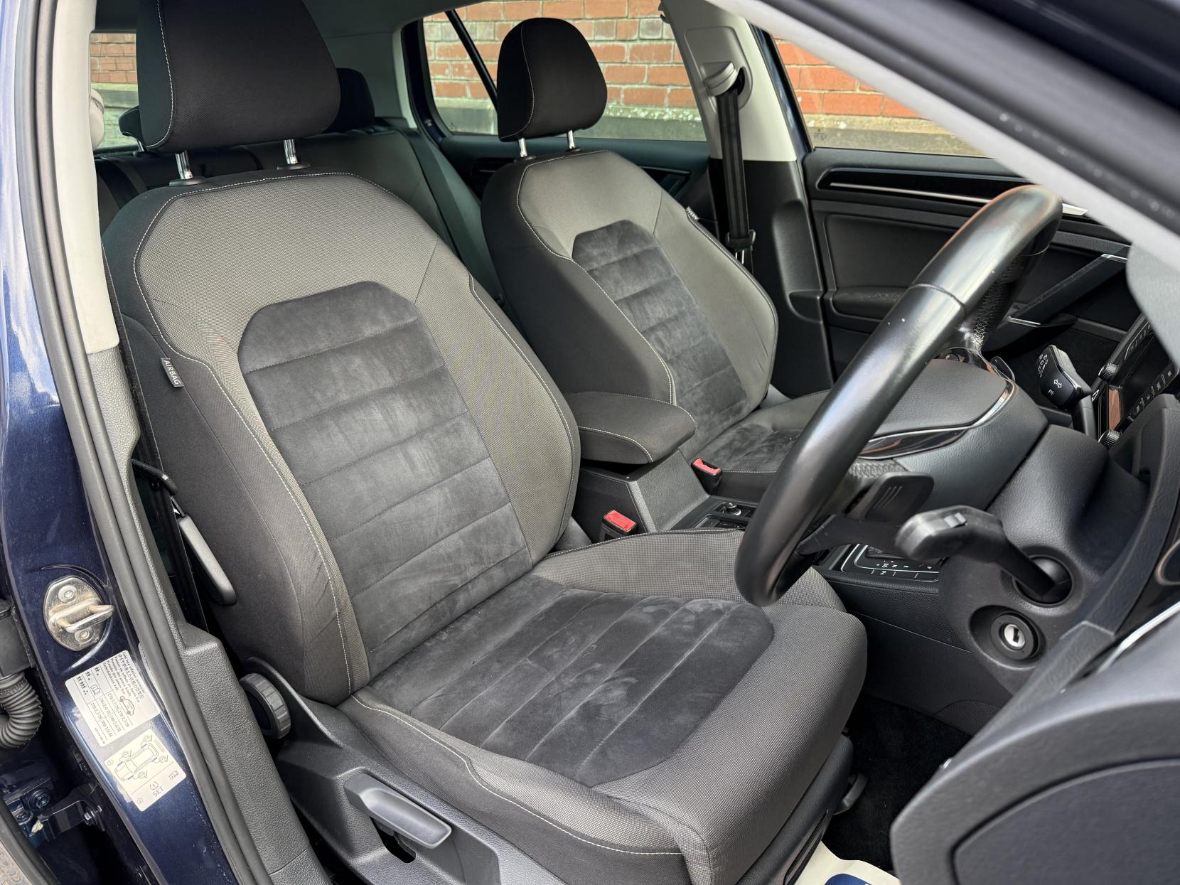 Volkswagen Golf 1.4 TSI BlueMotion Tech ACT GT Hatchback 5dr Petrol DSG Euro 6 (s/s) (150 ps)