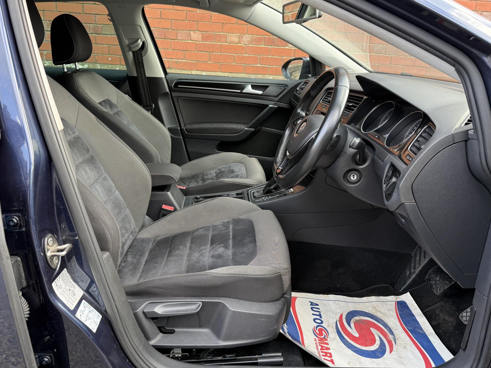 Volkswagen Golf 1.4 TSI BlueMotion Tech ACT GT Hatchback 5dr Petrol DSG Euro 6 (s/s) (150 ps)