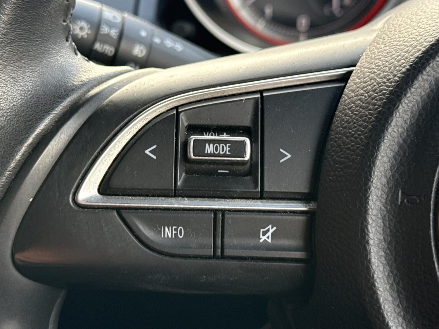 Suzuki Swift 1.0 SZ5 Hatchback (2017 - 2024)