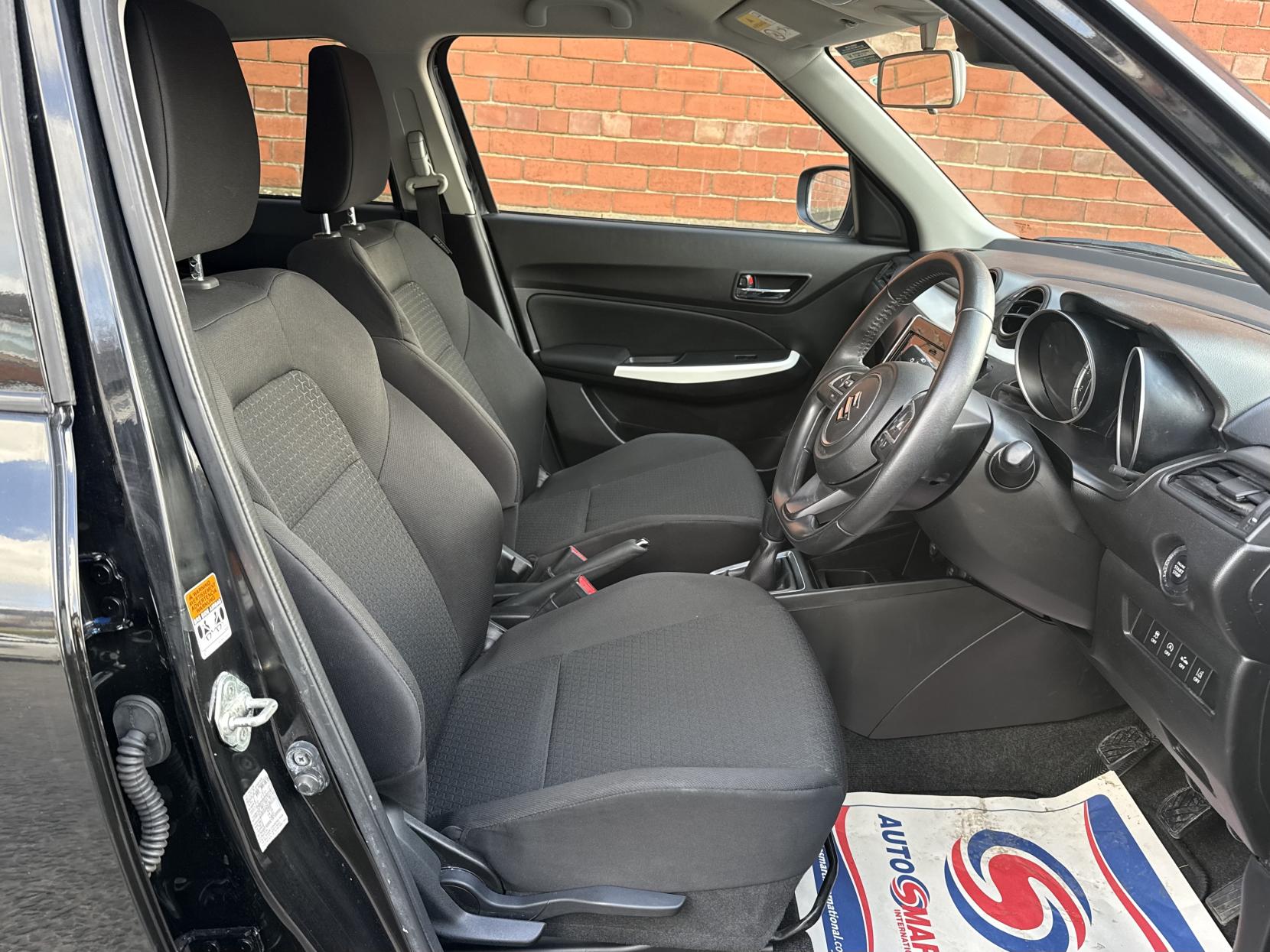 Suzuki Swift 1.0 SZ5 Hatchback (2017 - 2024)