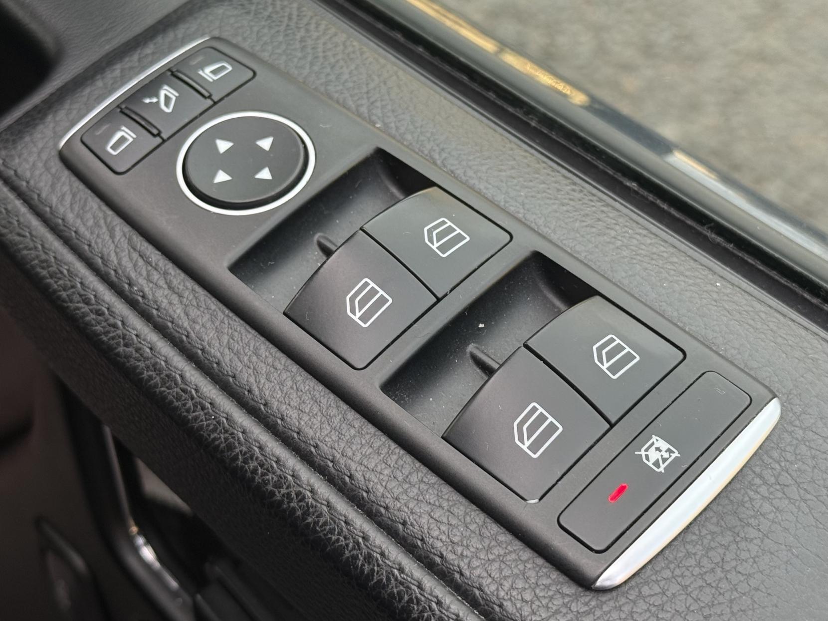 Mercedes-Benz G Class 3.0 G350 CDI V6 SUV 5dr Diesel G-Tronic 4WD Euro 6 (s/s) (245 ps)