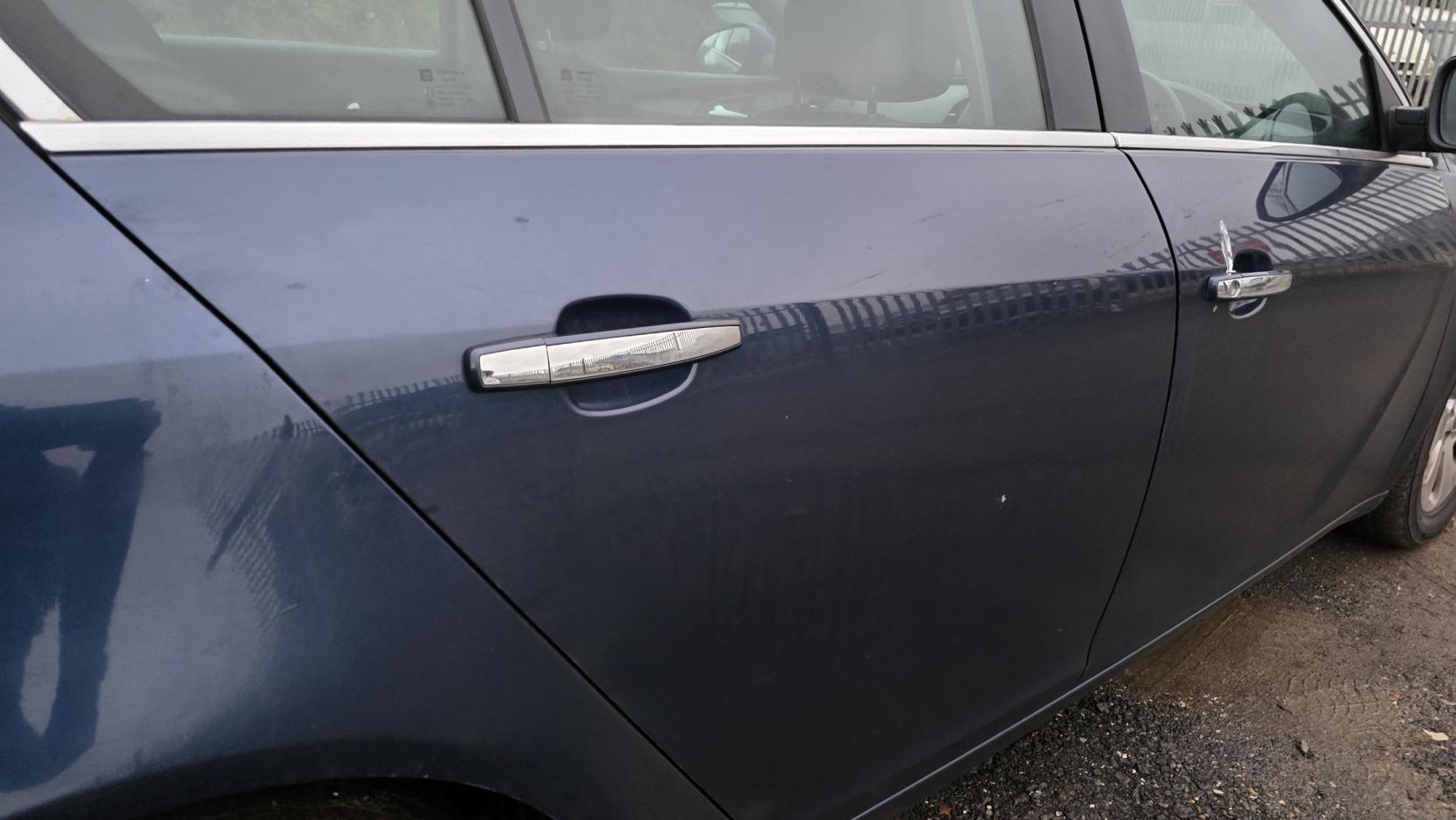 Vauxhall Insignia 2.0 CDTi SE Nav Hatchback 5dr Diesel Manual Euro 5 (130 ps)