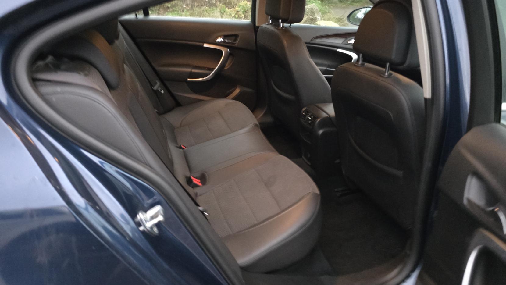 Vauxhall Insignia 2.0 CDTi SE Nav Hatchback 5dr Diesel Manual Euro 5 (130 ps)