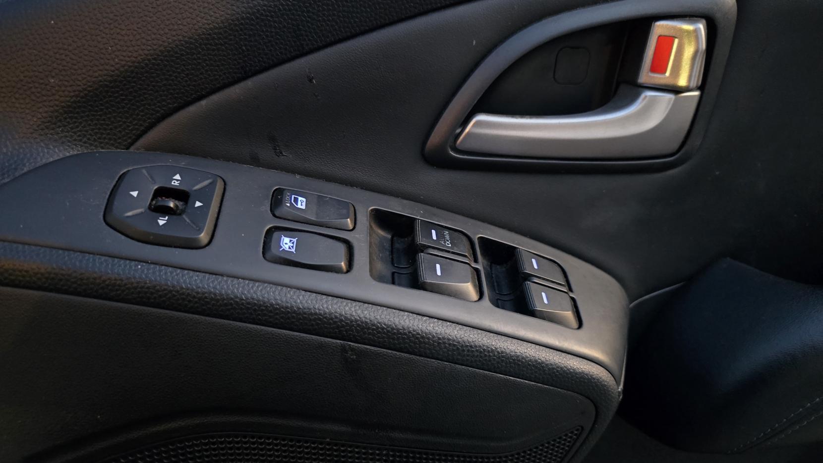 Hyundai ix35 1.7 CRDi Style SUV 5dr Diesel Manual Euro 5 (s/s) (115 ps)