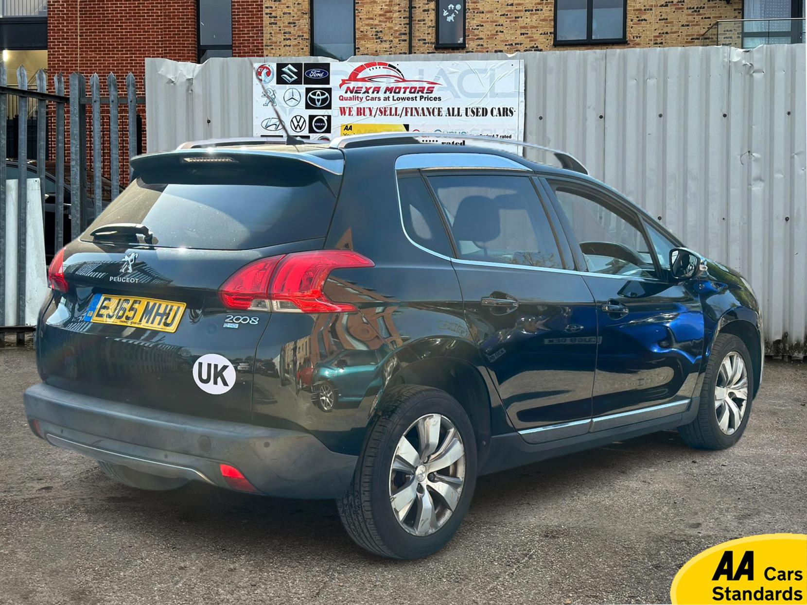 2015 Peugeot 2008 thumbnail 4