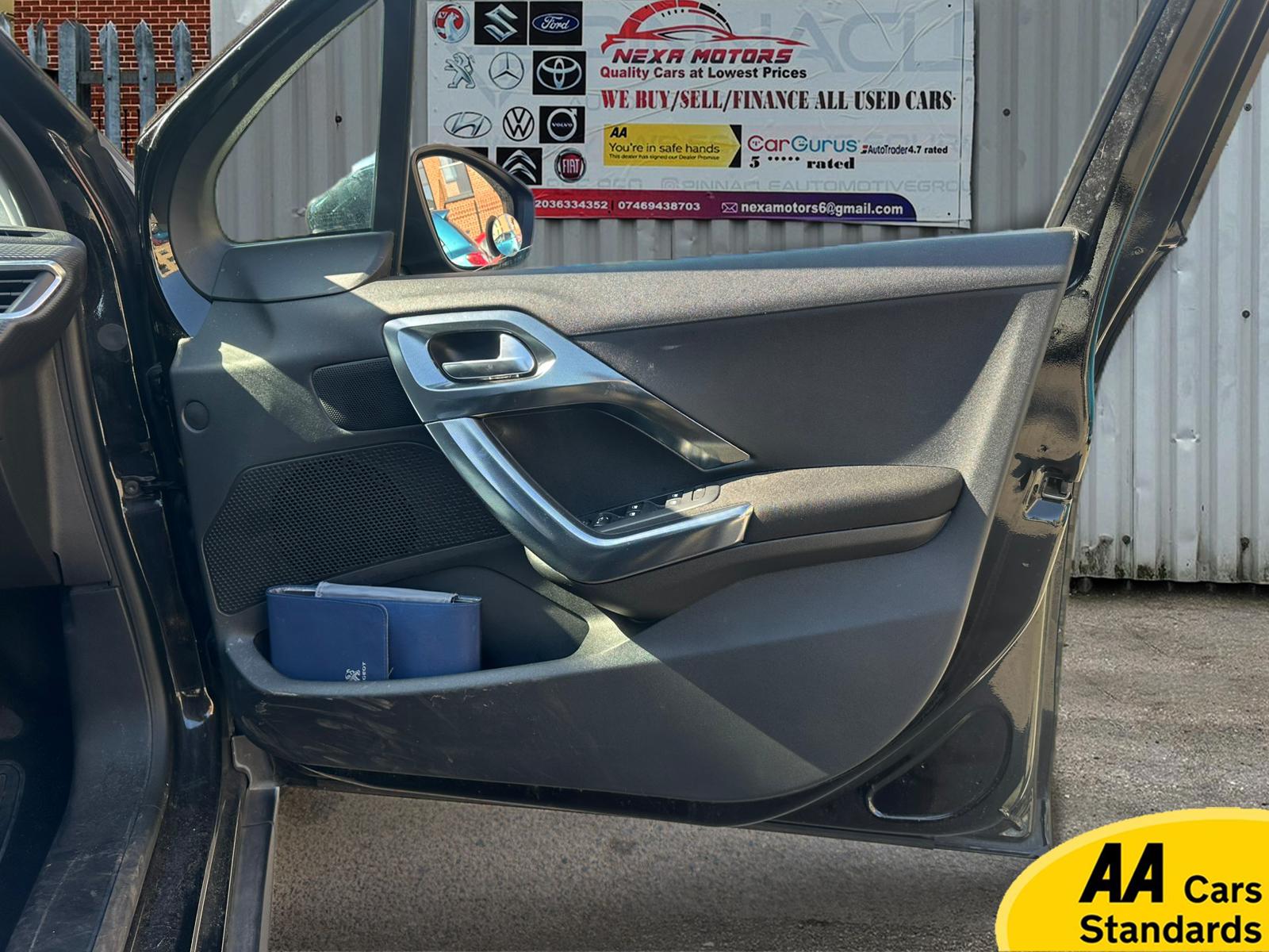 2015 Peugeot 2008 thumbnail 19