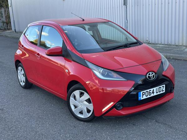 Toyota AYGO 1.0 VVT-i x-play Hatchback 5dr Petrol x-shift Euro 5 Euro 5 (68 ps)