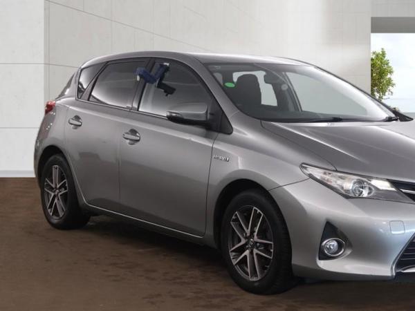 Toyota Auris 1.8 VVT-h Icon Plus Hatchback 5dr Petrol Hybrid CVT Euro 5 (s/s) (136 ps)