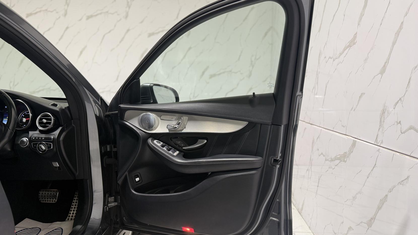 Mercedes-Benz GLC 4.0 GLC63 V8 BiTurbo AMG (Premium) SUV 5dr Petrol SpdS MCT 4MATIC+ Euro 6 (s/s) (476 ps)