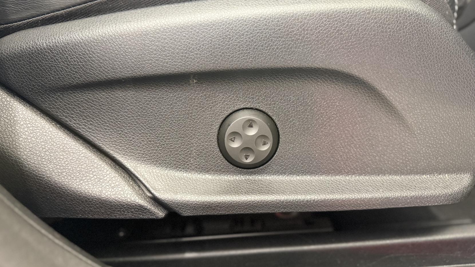 Mercedes-Benz GLC 4.0 GLC63 V8 BiTurbo AMG (Premium) SUV 5dr Petrol SpdS MCT 4MATIC+ Euro 6 (s/s) (476 ps)