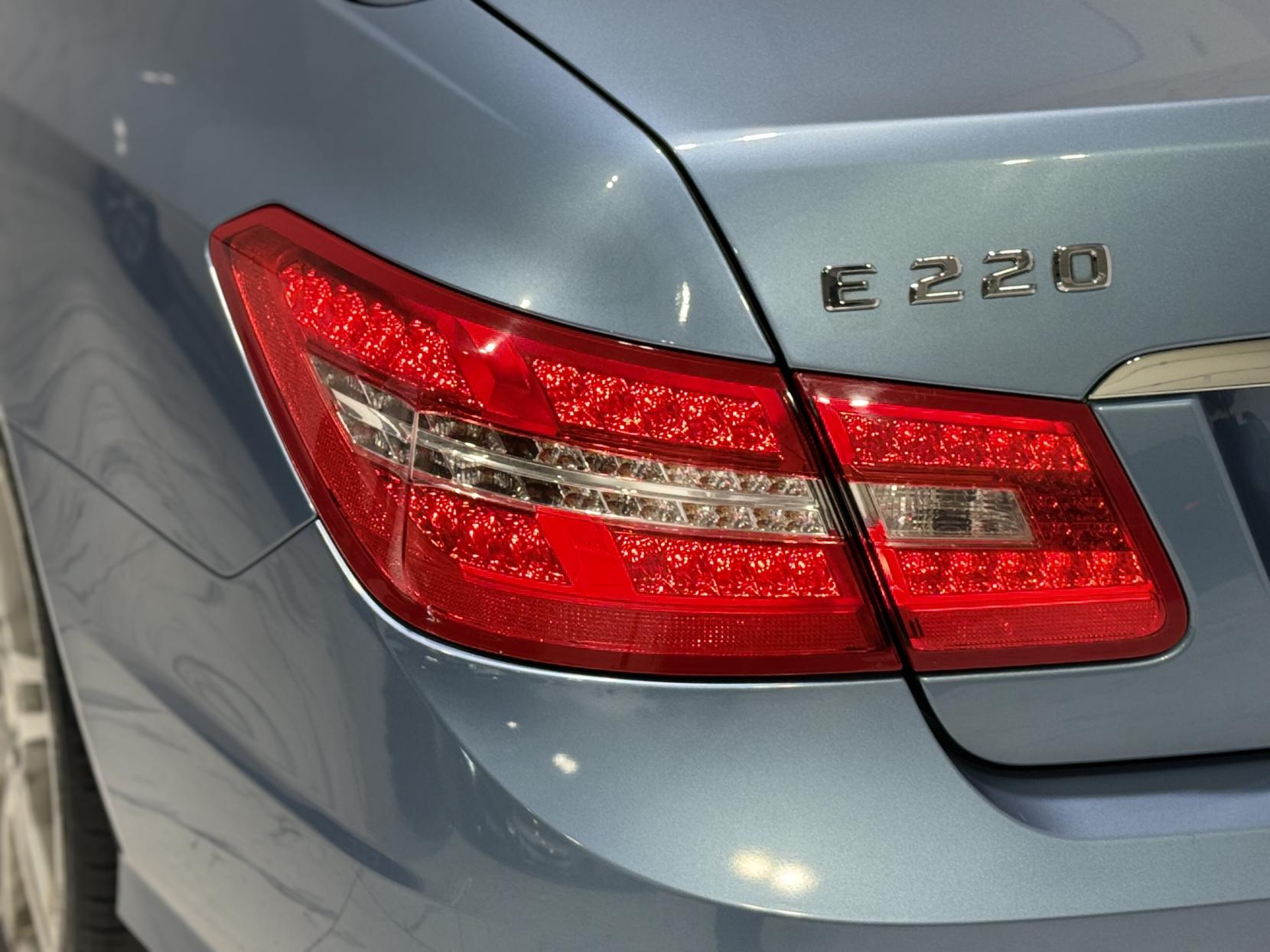Mercedes-Benz E Class 2.1 E220 CDI BlueEfficiency Sport Edition 125 Cabriolet 2dr Diesel G-Tronic+ Euro 5 (s/s) (170 ps)